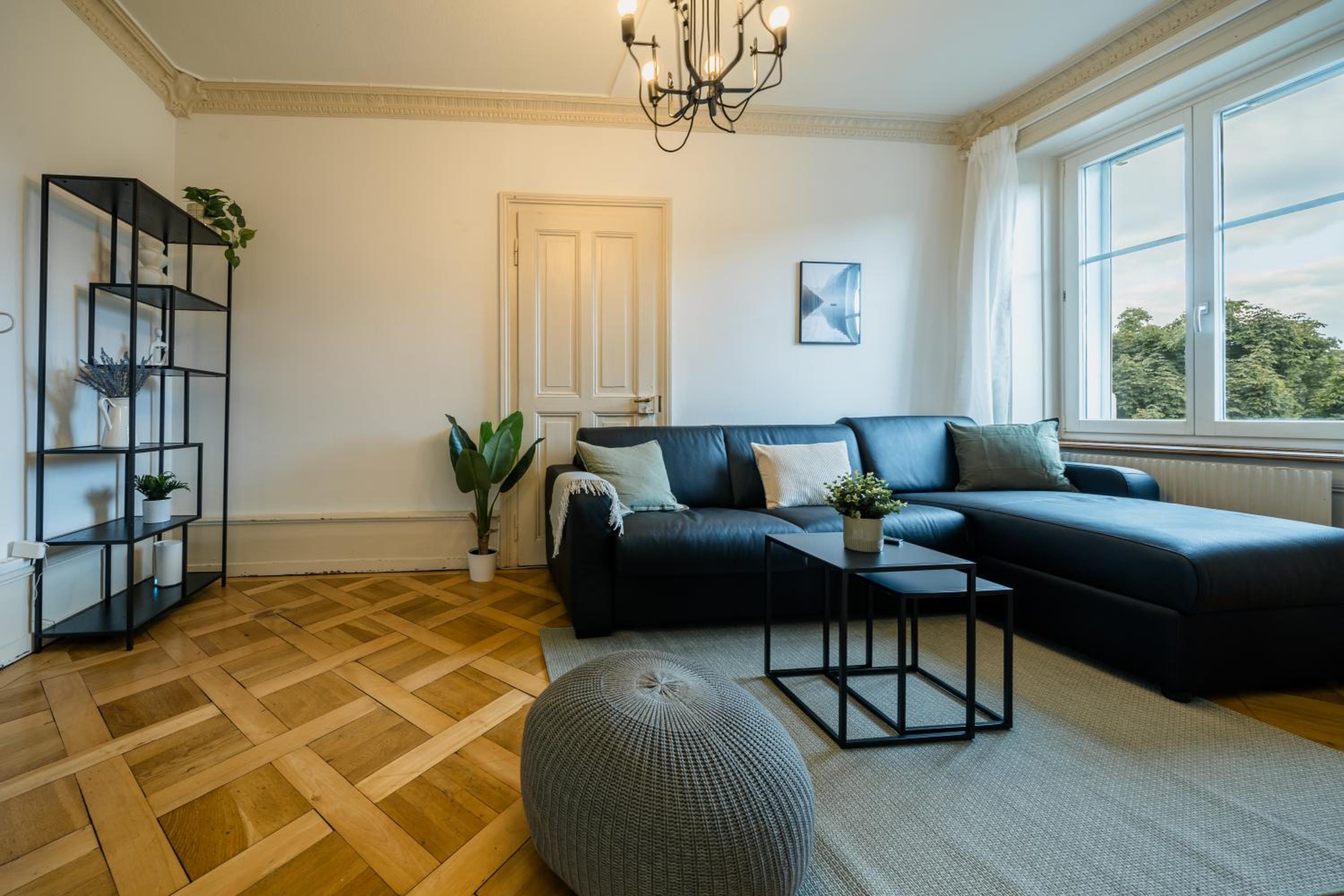 City Apartment with Rooftop Terrace