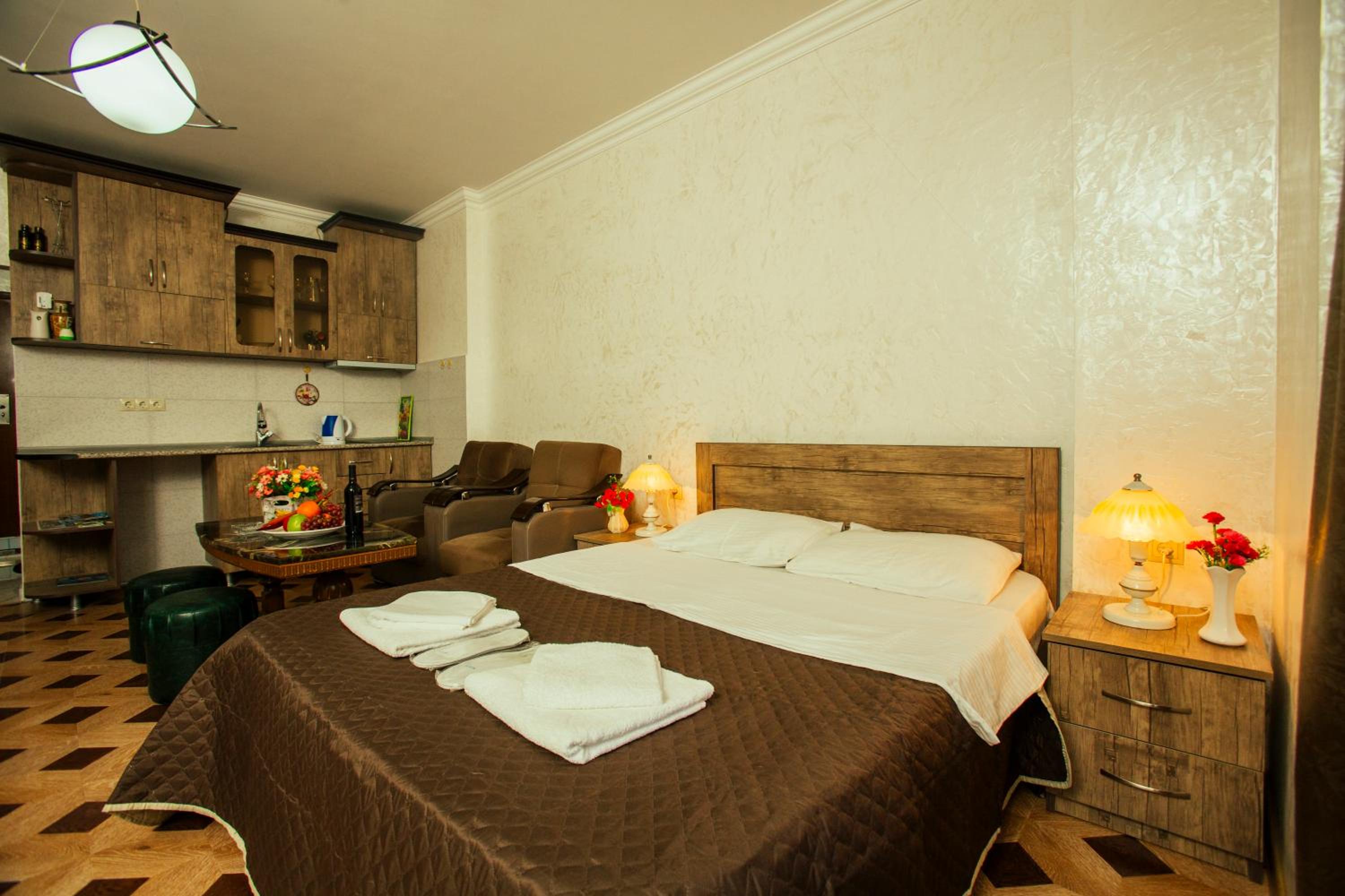 Royall Apartments Orbi view 4