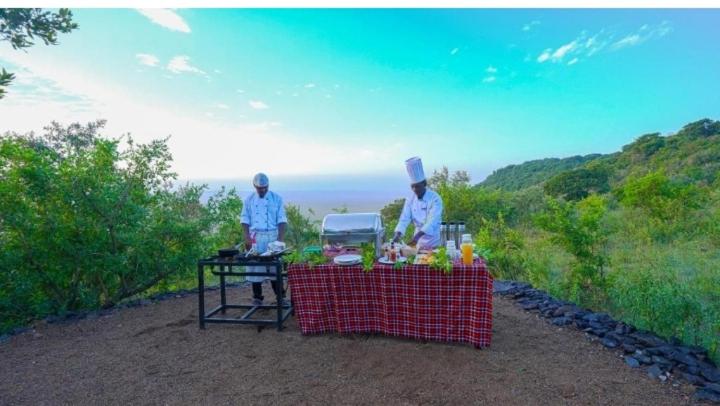 Giraff maasai mara home stay&safaris view 2
