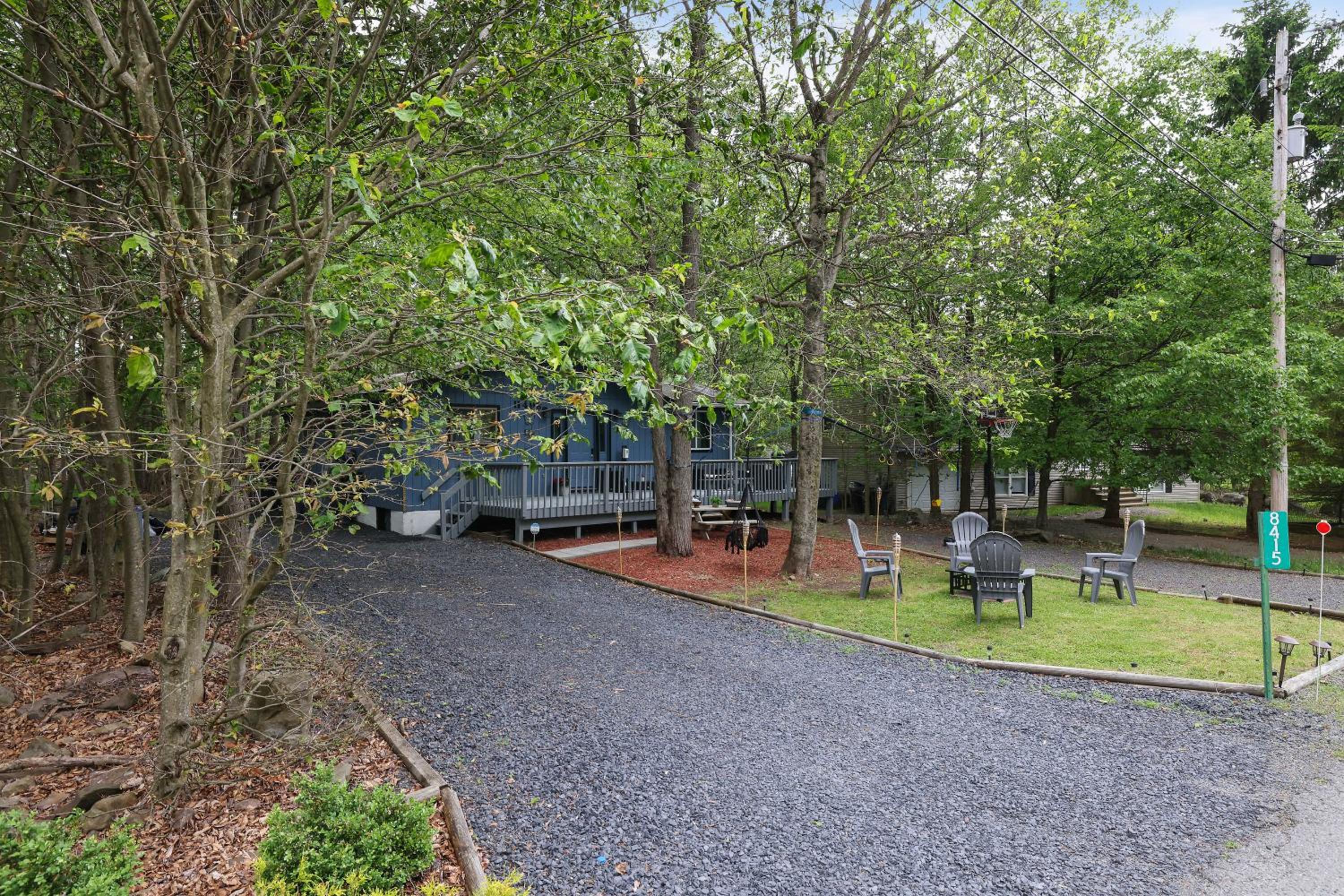 Fun Home in Pocono with Gameroom-Firpit-BBQ Grill-TV and AC in all rooms