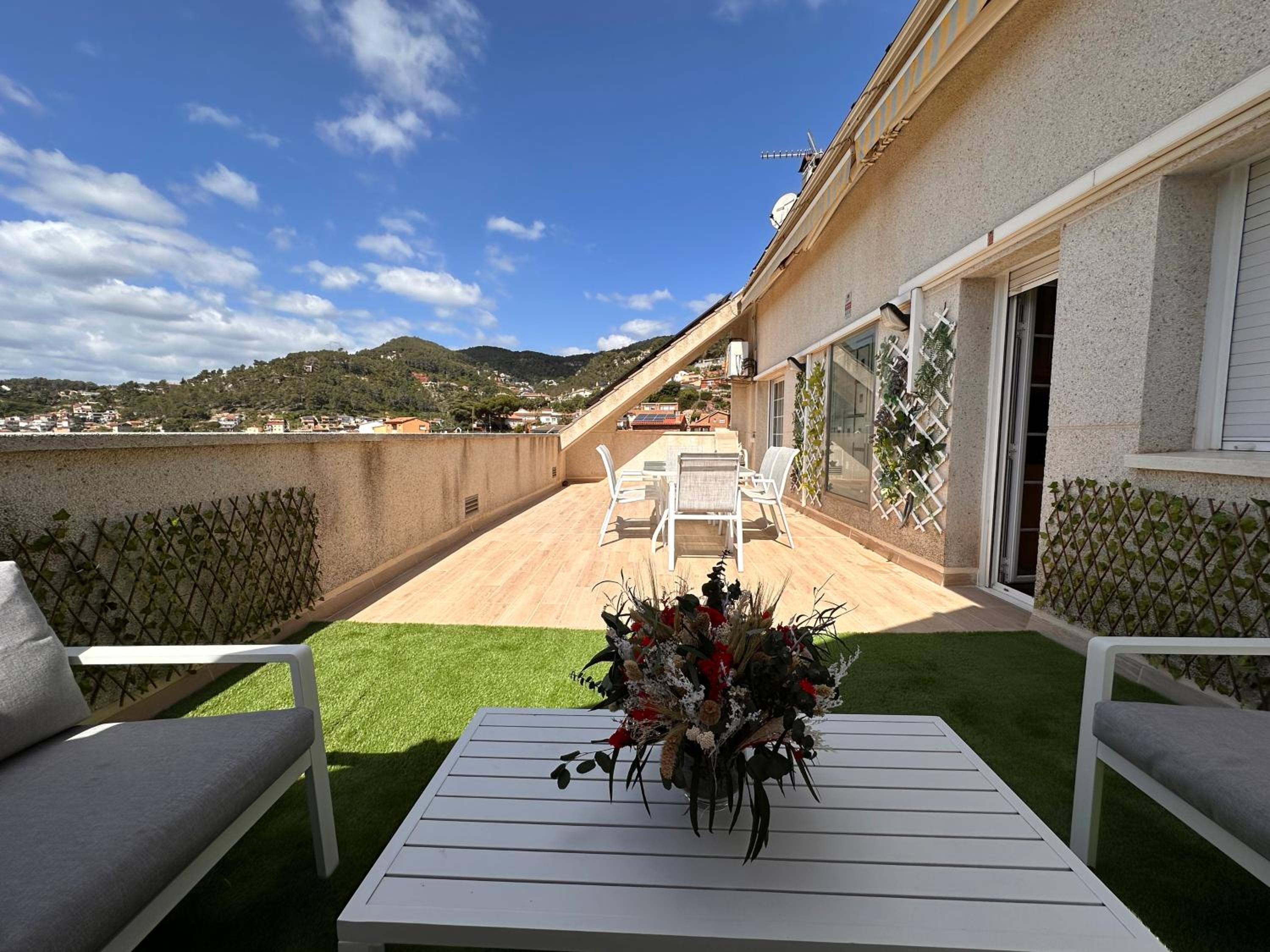 Sunny forest Villa near Barcelona
