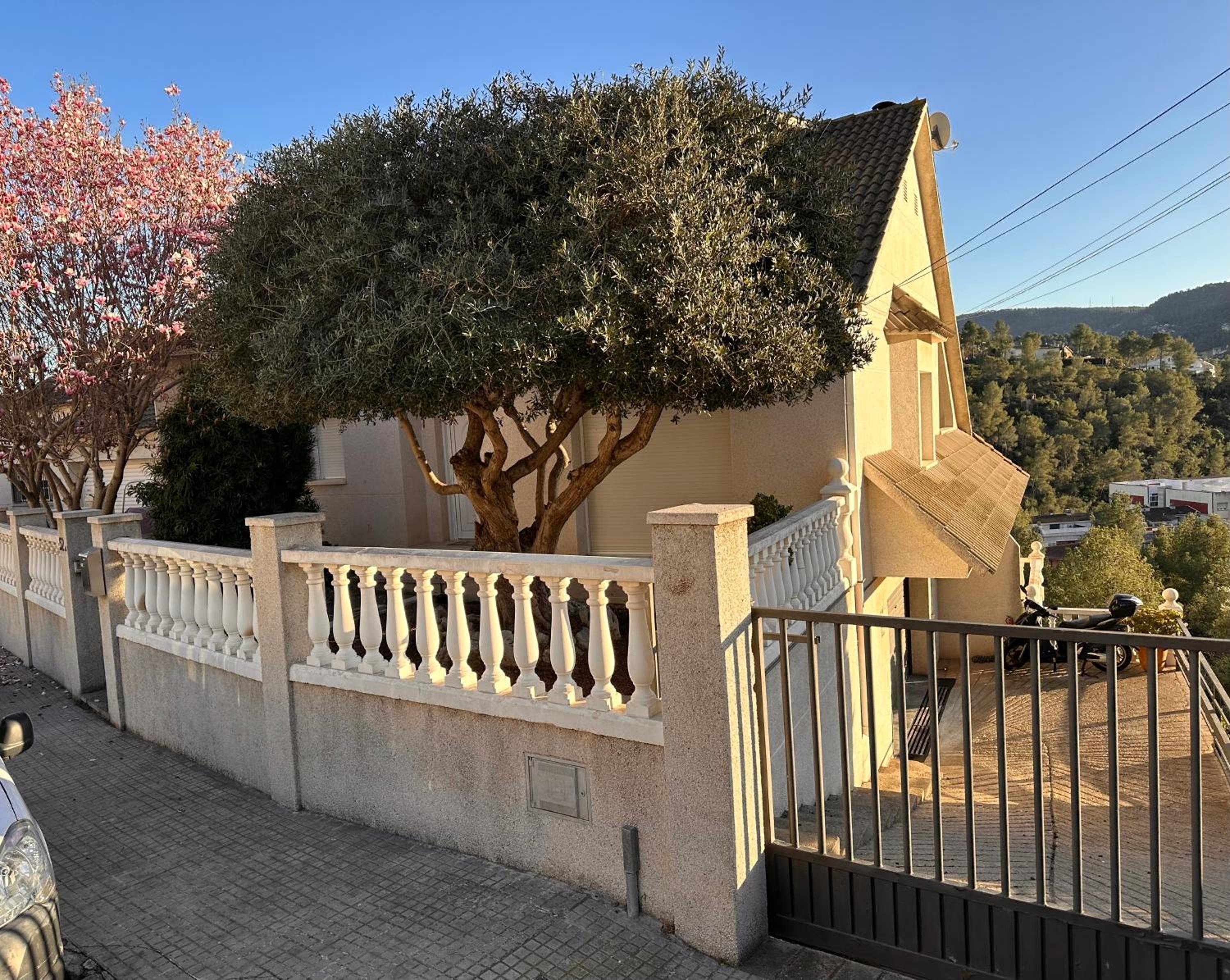 Sunny forest Villa near Barcelona