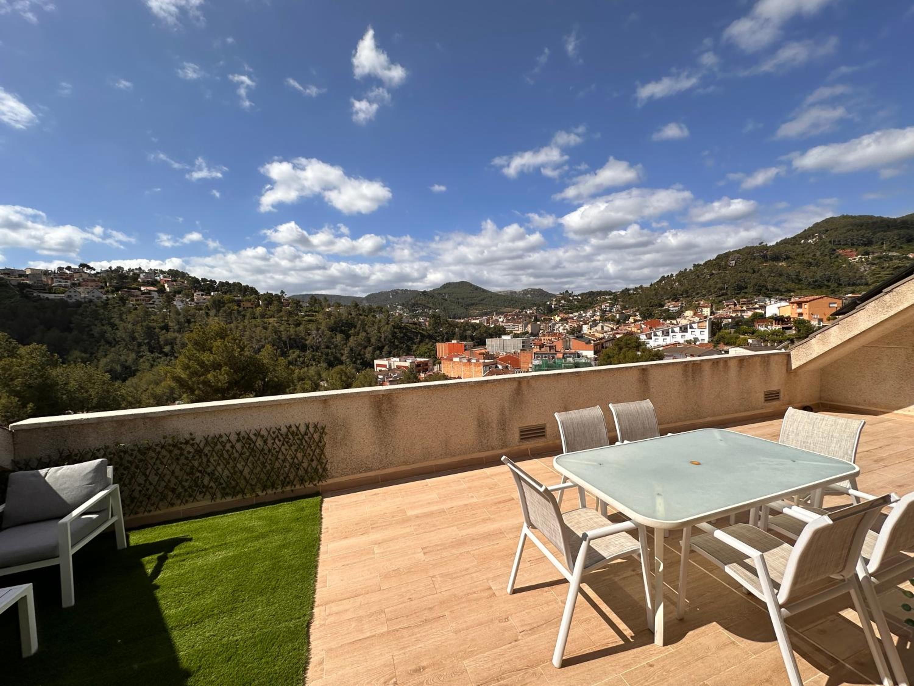 Sunny forest Villa near Barcelona