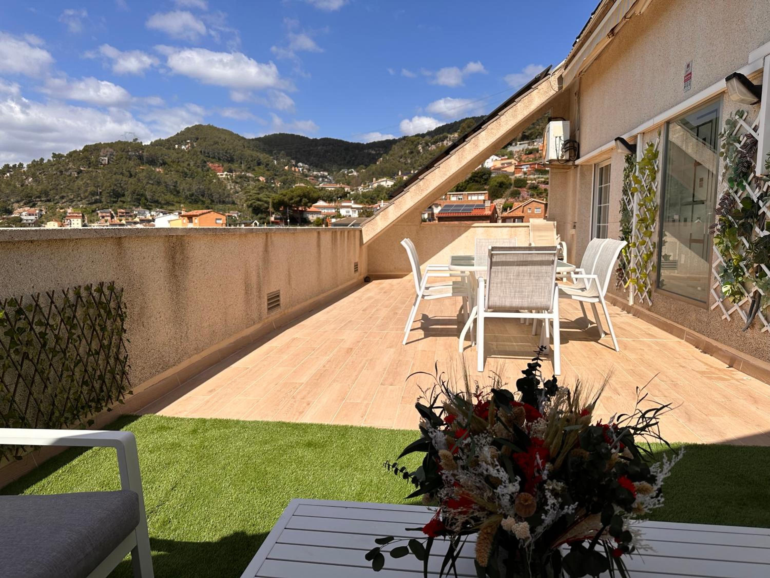 Sunny forest Villa near Barcelona