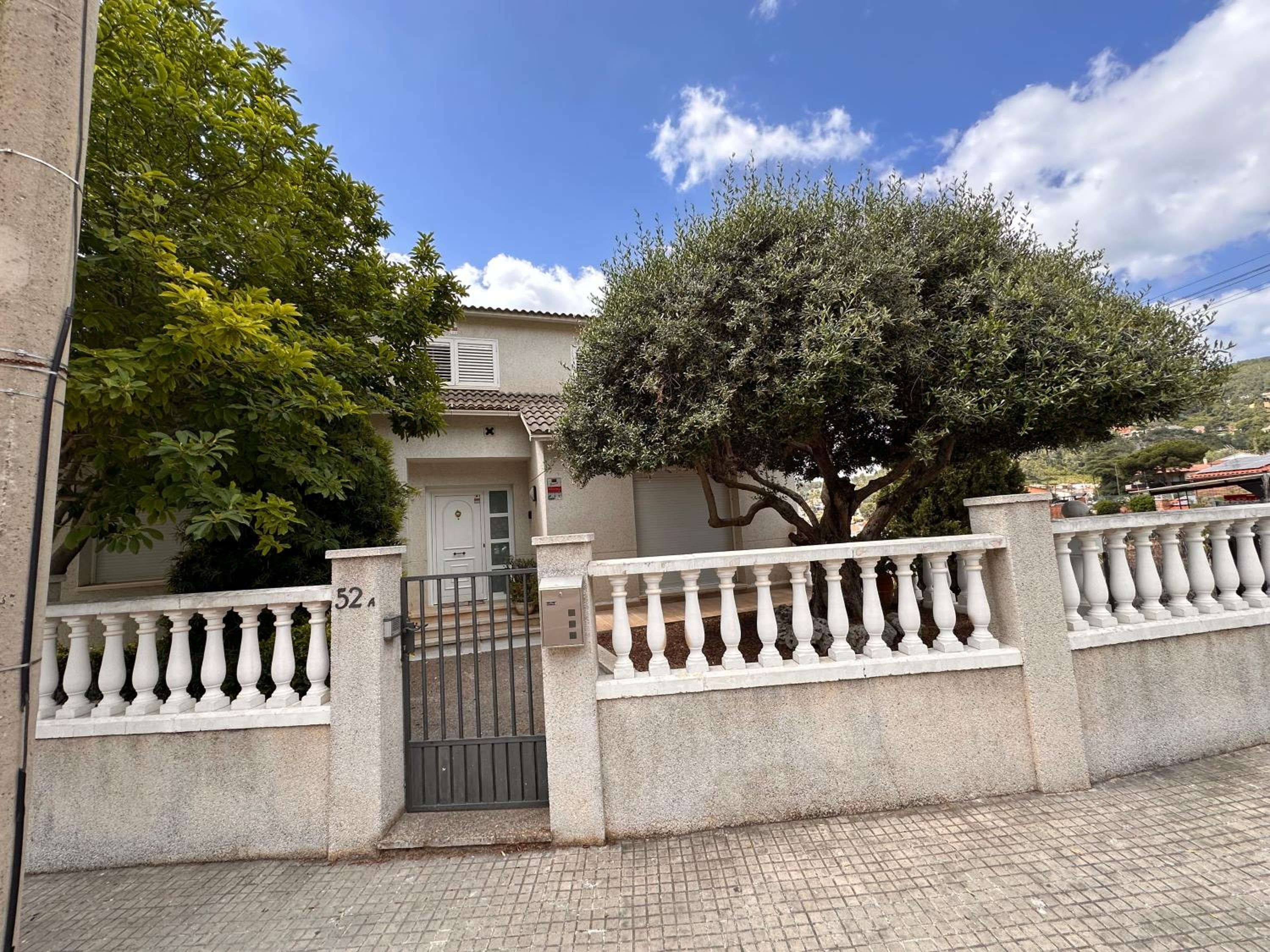 Sunny forest Villa near Barcelona