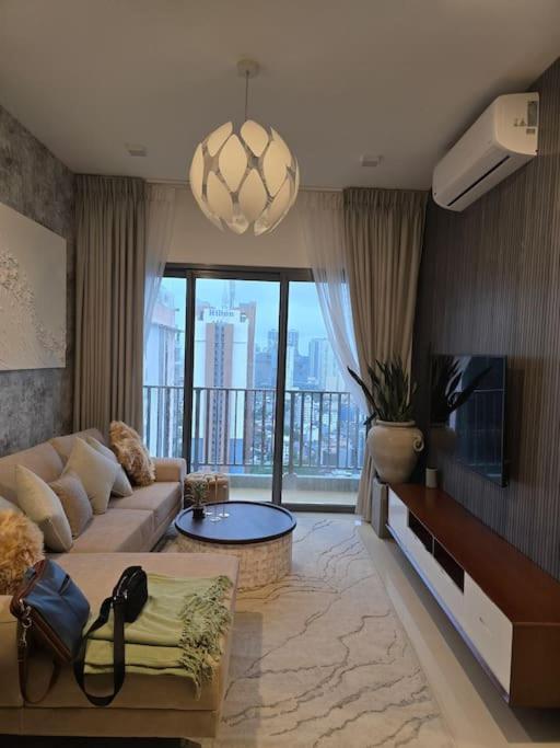 Colombo Skyline Luxury Apartments at Tri-Zen - Pool and Amazing City Views view 3