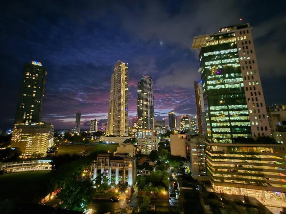 Colombo Skyline Luxury Apartments at Tri-Zen - Pool and Amazing City Views view 4