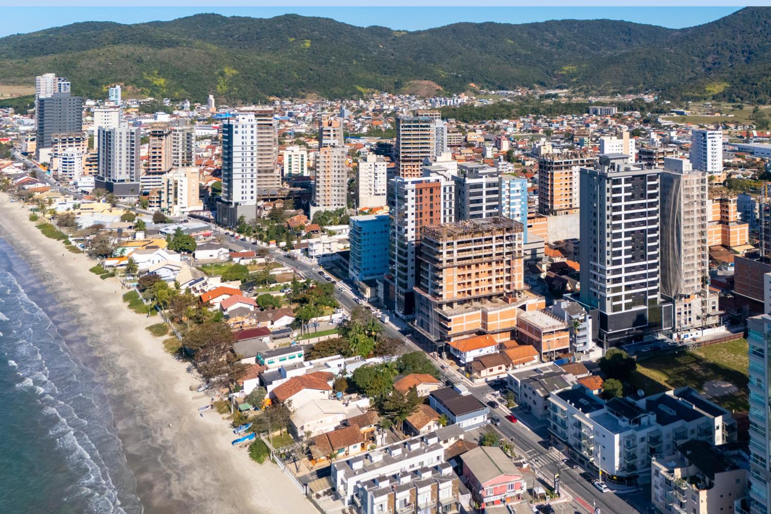 Encantador Apartamento 100m da Praia com vista mar