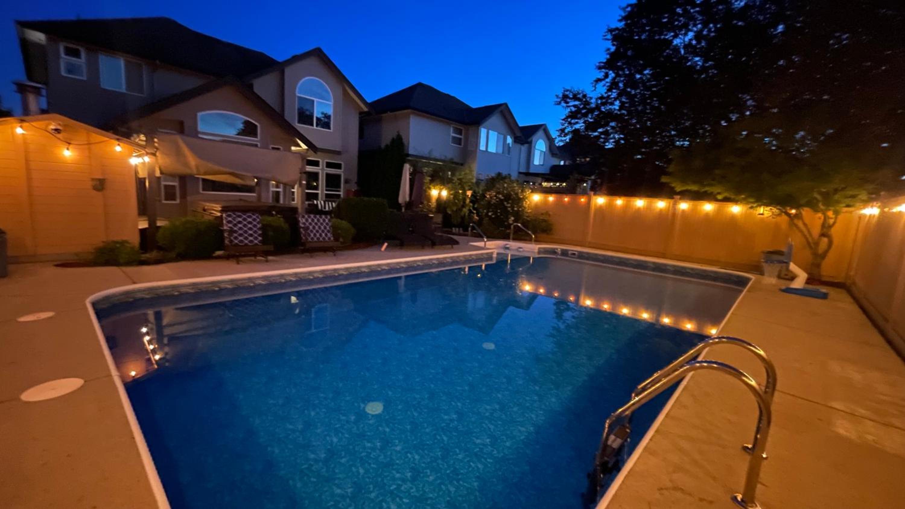Metropolitan Dream Stay with Saltwater Pool and Hot Tub