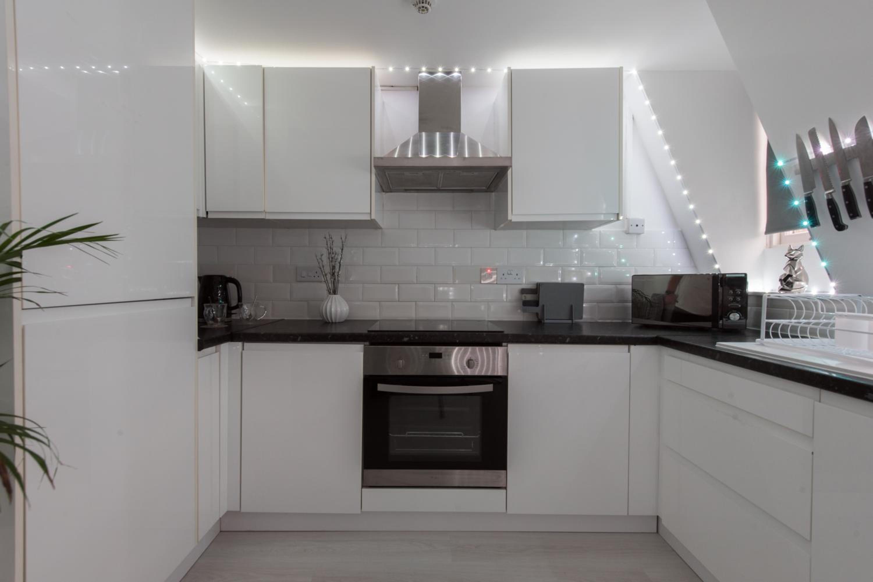 Parade Gardens Boutique Apartments- Central, Grade I Listed, 4K TVs, Hidden Views view 4