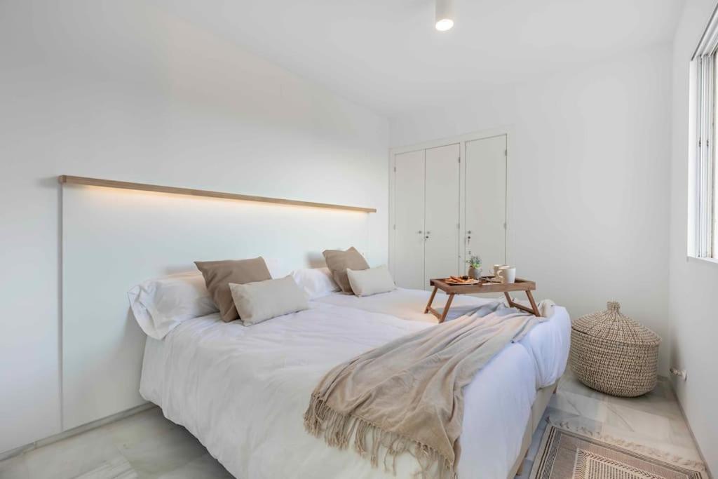 Mywhitewall Realejo