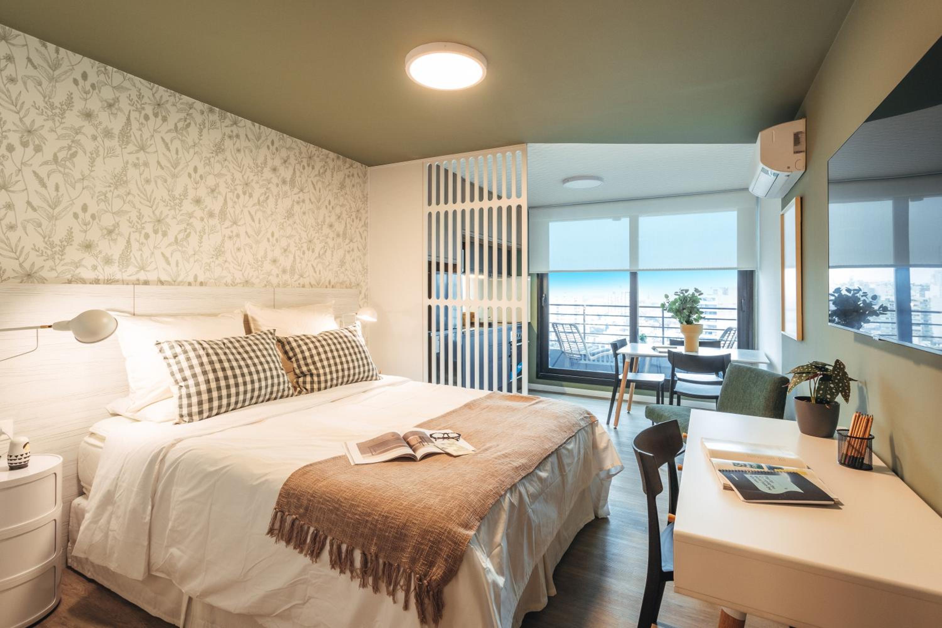 hotel room
