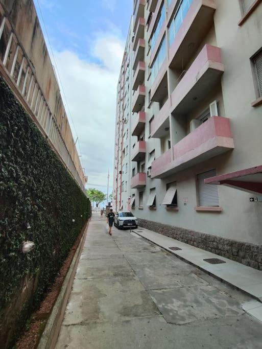 Apartamento em Santos na Beira mar com Vaga privativa e Wifi