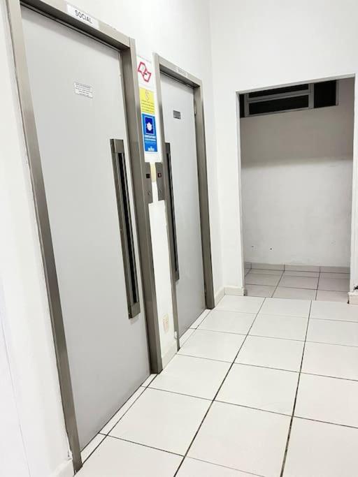 Apartamento em Santos na Beira mar com Vaga privativa e Wifi