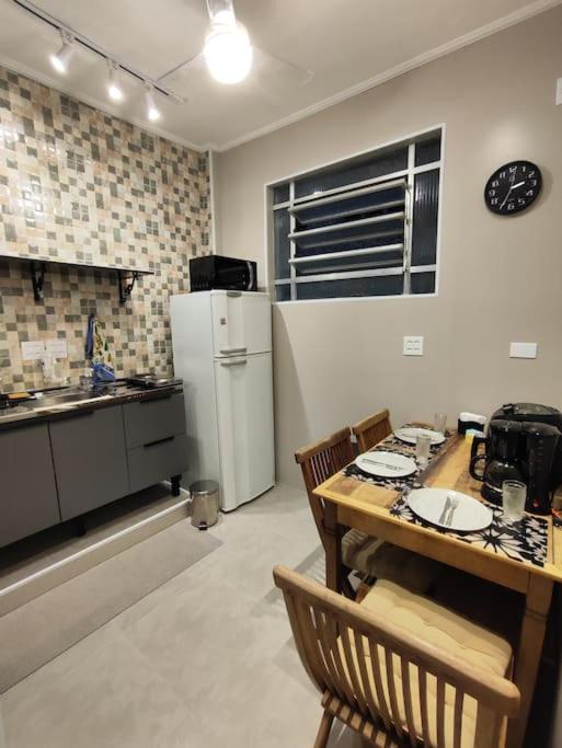 Apartamento em Santos na Beira mar com Vaga privativa e Wifi
