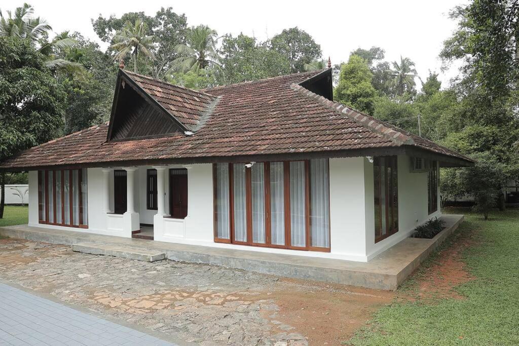 Vazhemadom Homestay