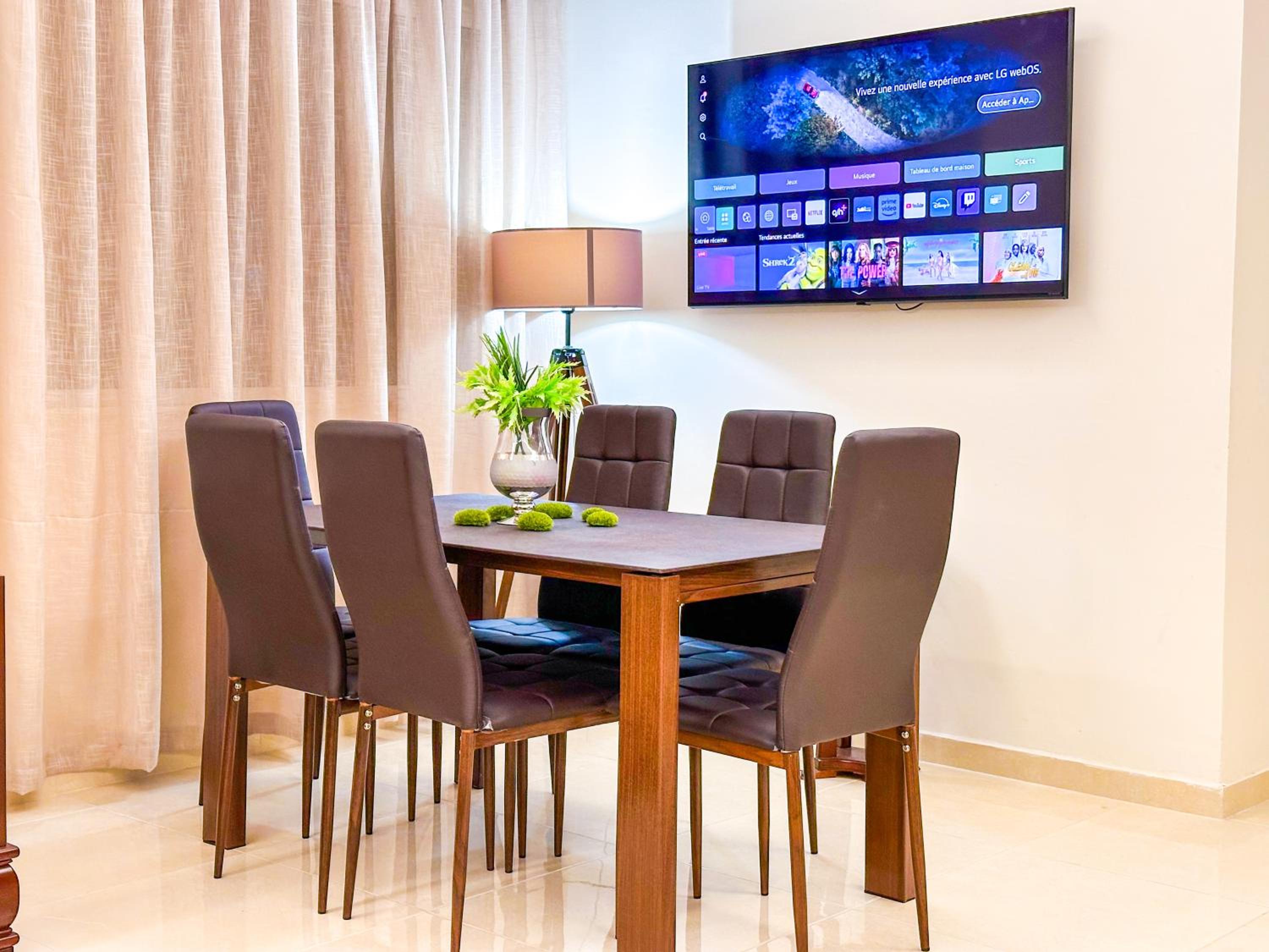Luxoria home - Centric Flat, proximity to corniche view 2