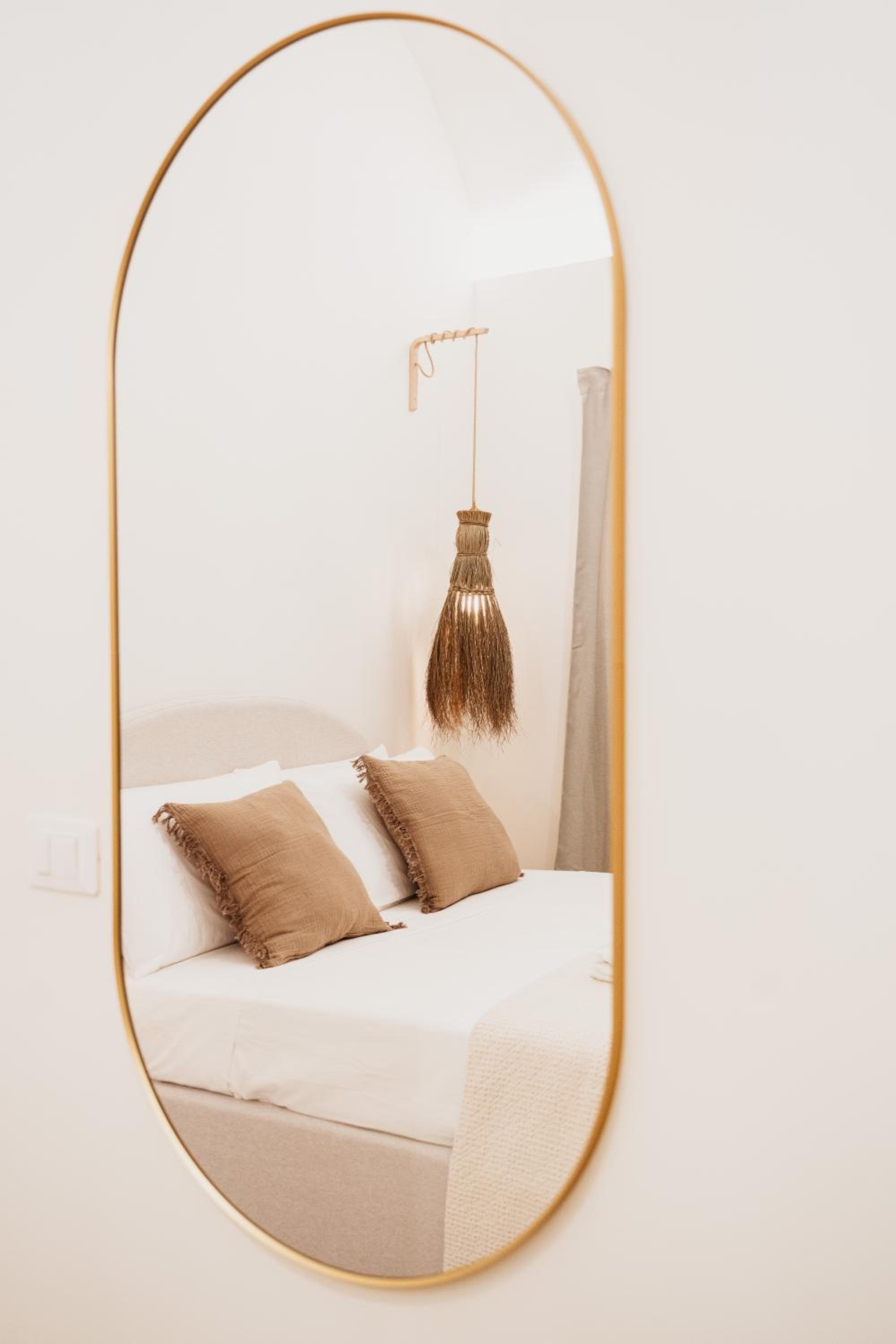 OAZA Design Apartments Jacuzzi Suite or Shower City Center Catania