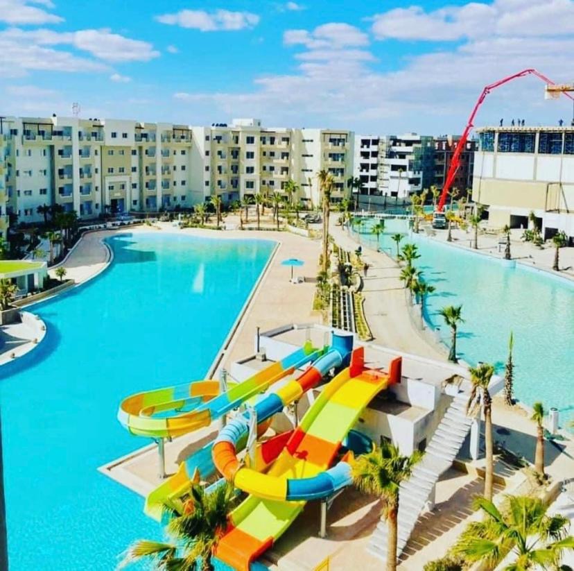 Outstanding Flat with pool and near the beach