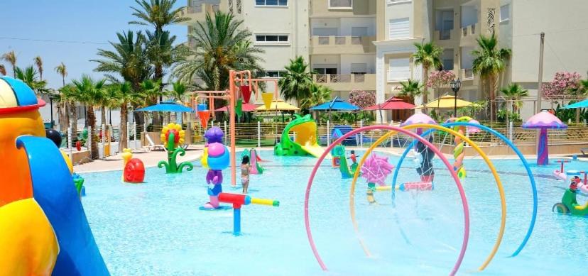 Outstanding Flat with pool and near the beach