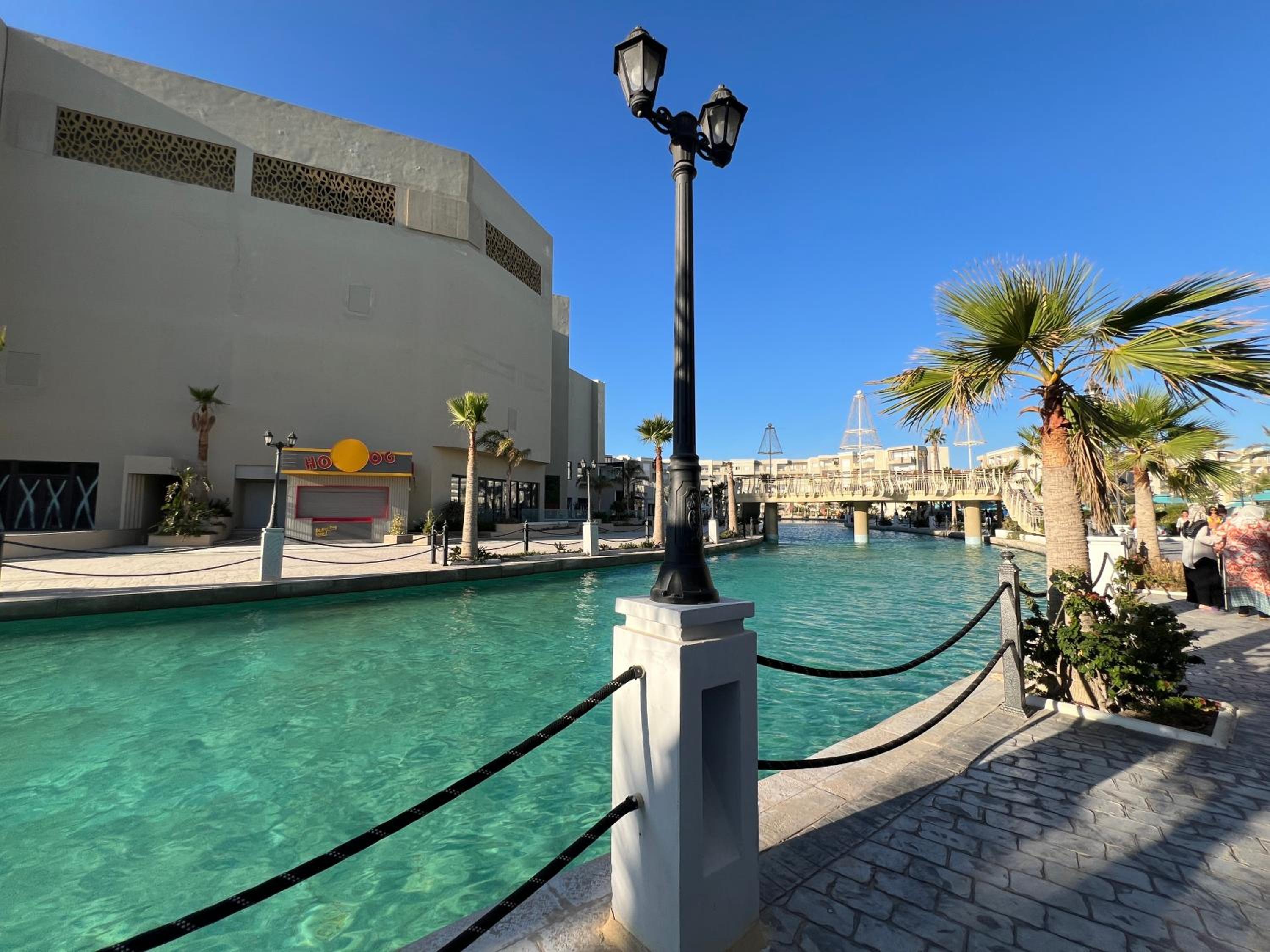 Outstanding Flat with pool and near the beach