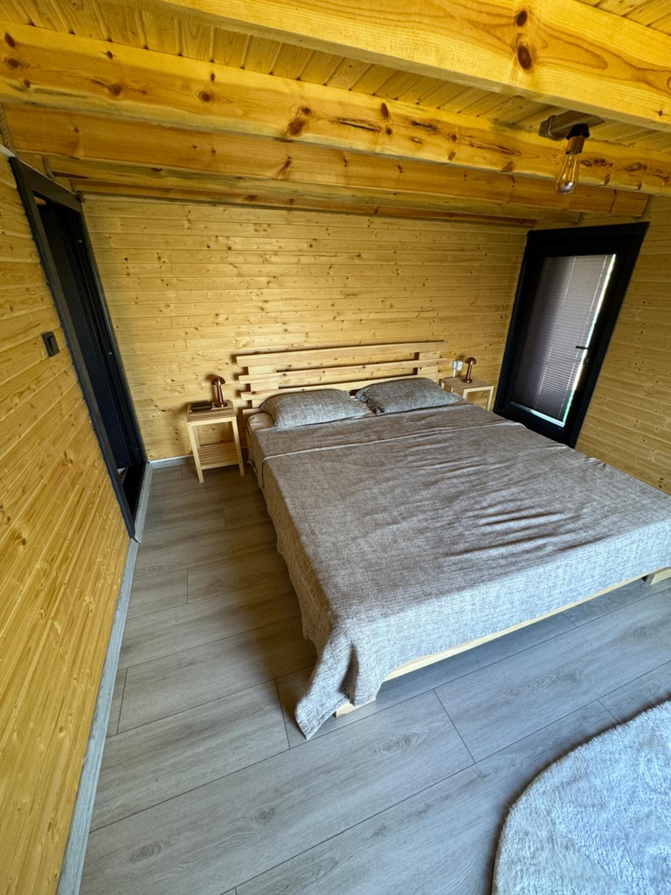 Photo 33