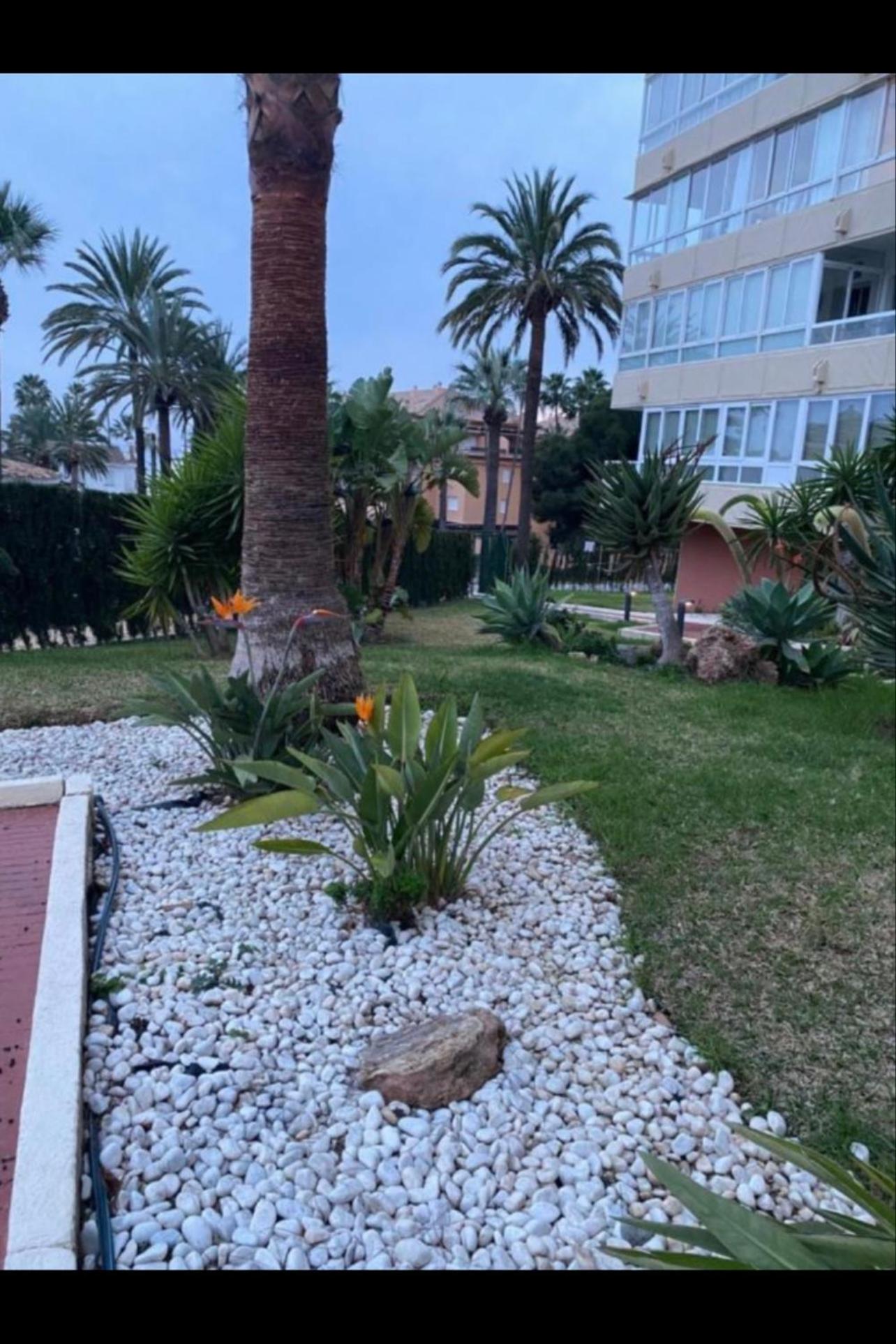 MARBELLA BEACHFRONT- Apartamento junto a la playa y con impresionantes vistas al mar