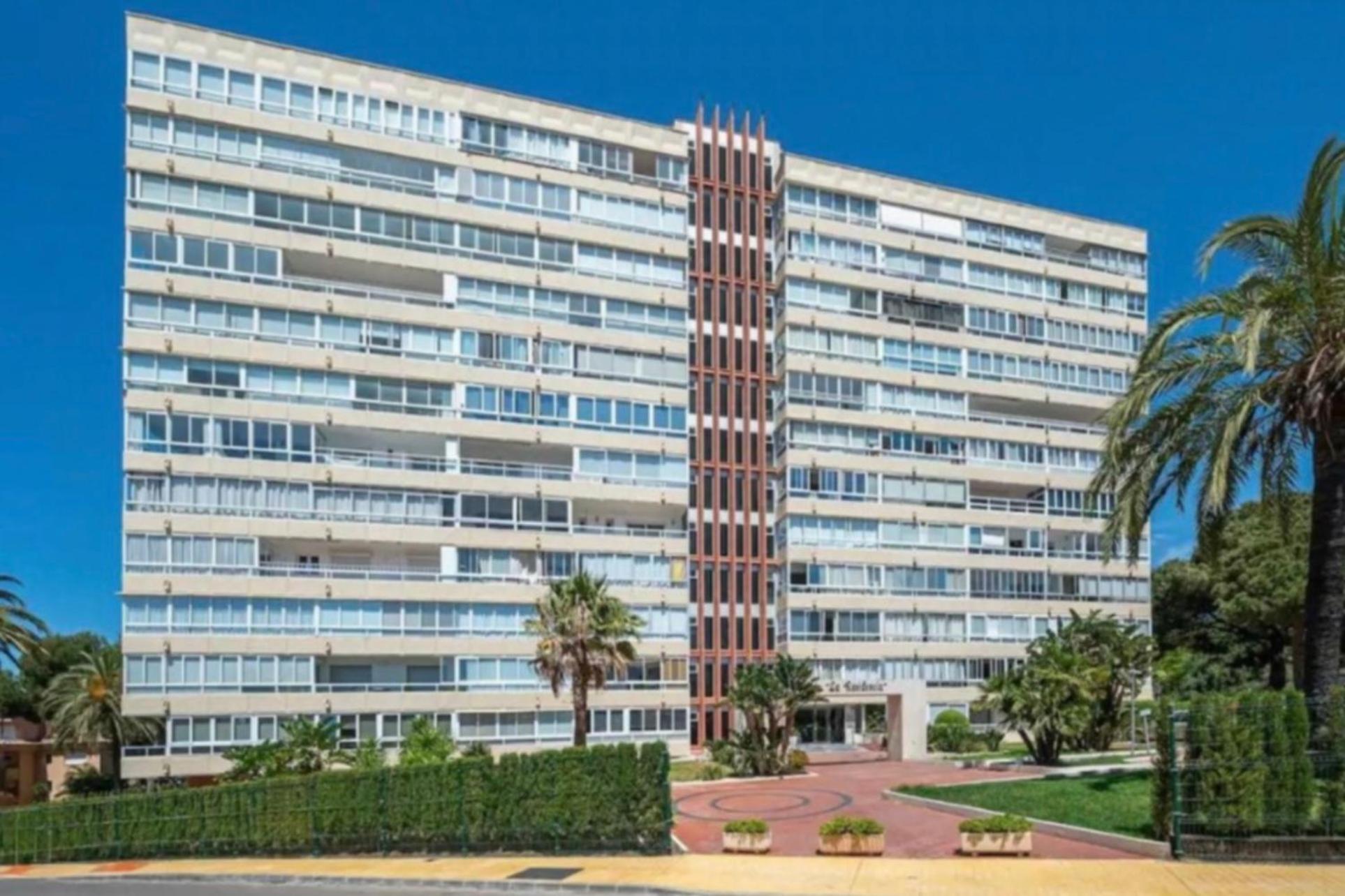 MARBELLA BEACHFRONT- Apartamento junto a la playa y con impresionantes vistas al mar
