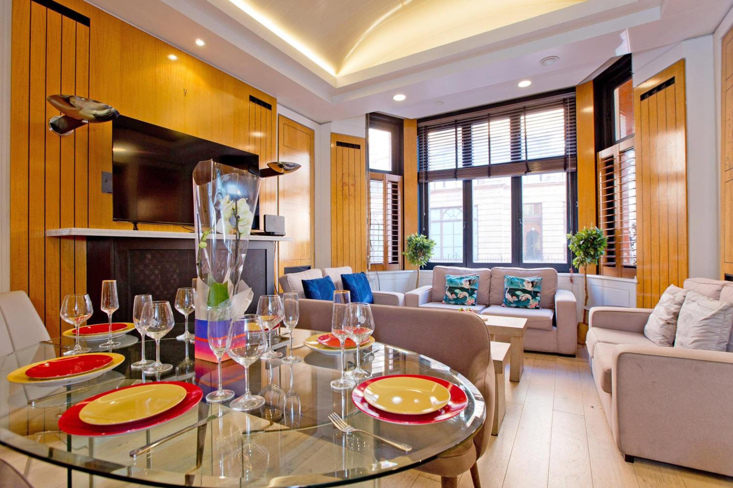 Harrods Hideaway 3 Bedroom Flat