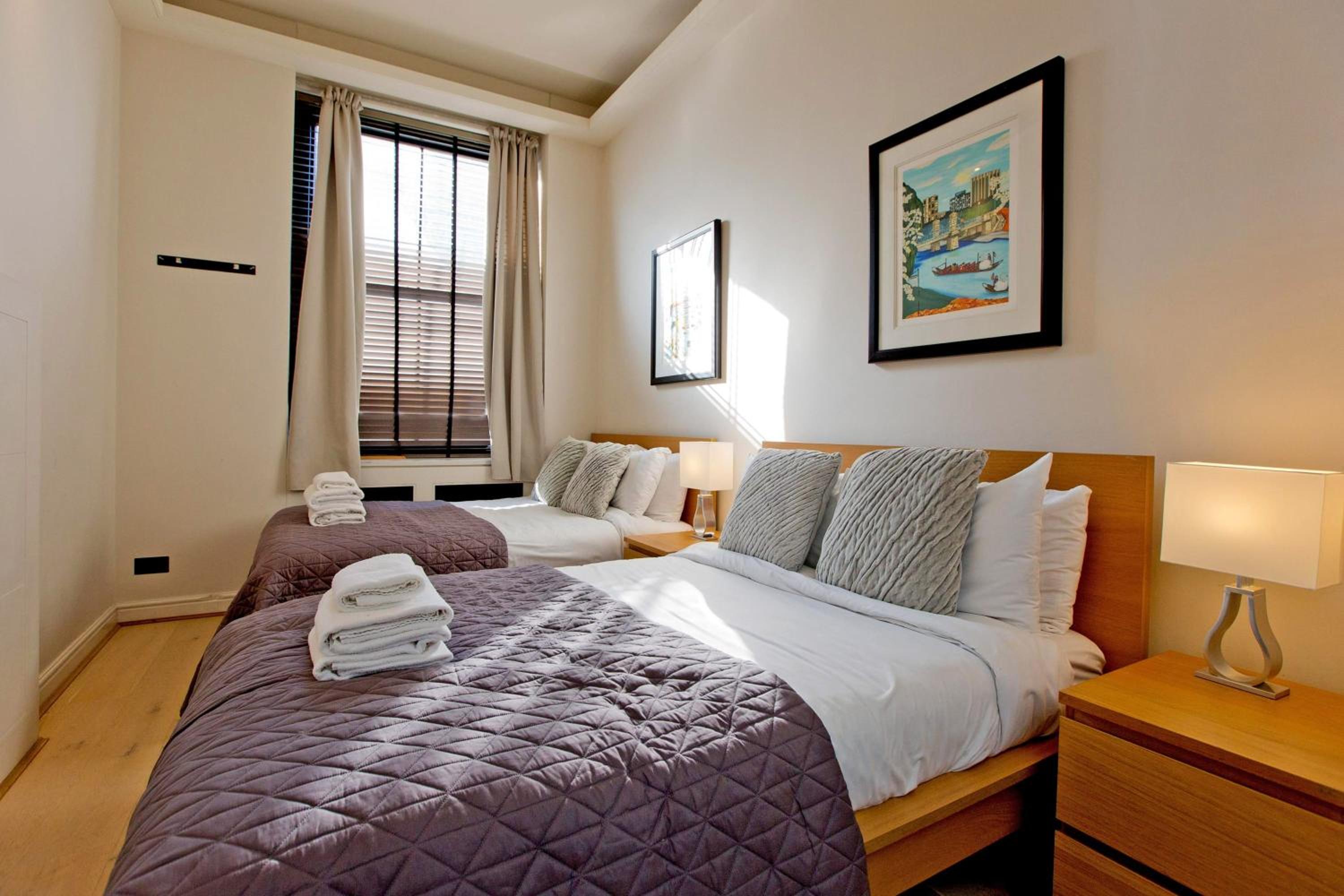 Harrods Hideaway 3 Bedroom Flat