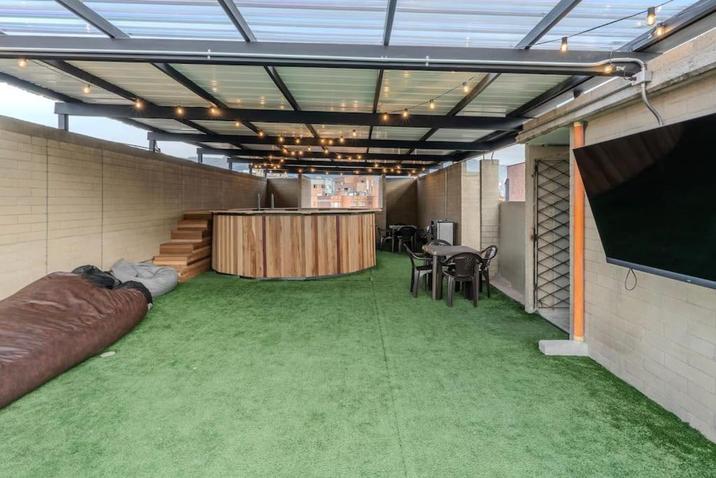 Apartamento en Laureles, con piscina y parquedero 401