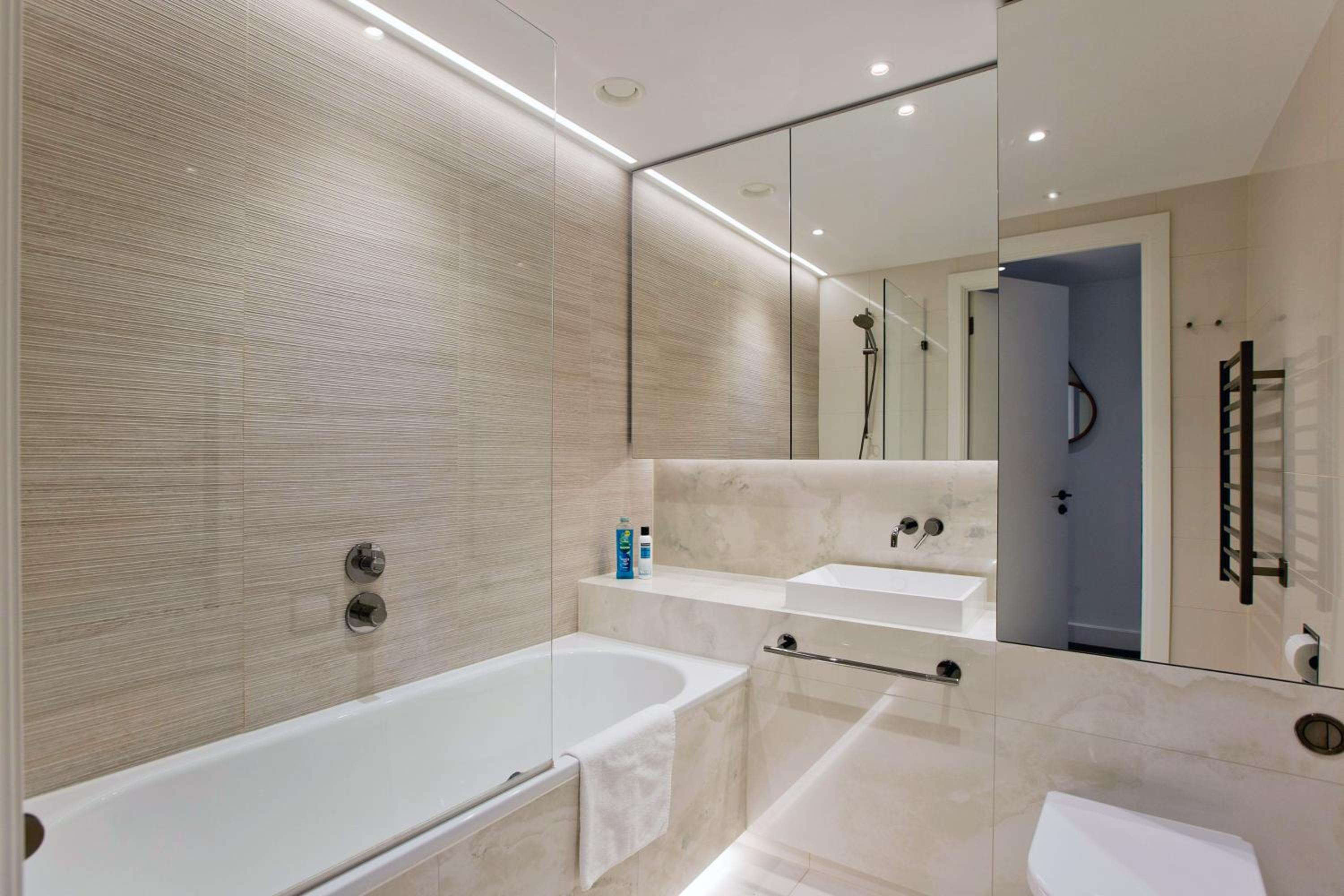 Fabulous Westfield 2 bed