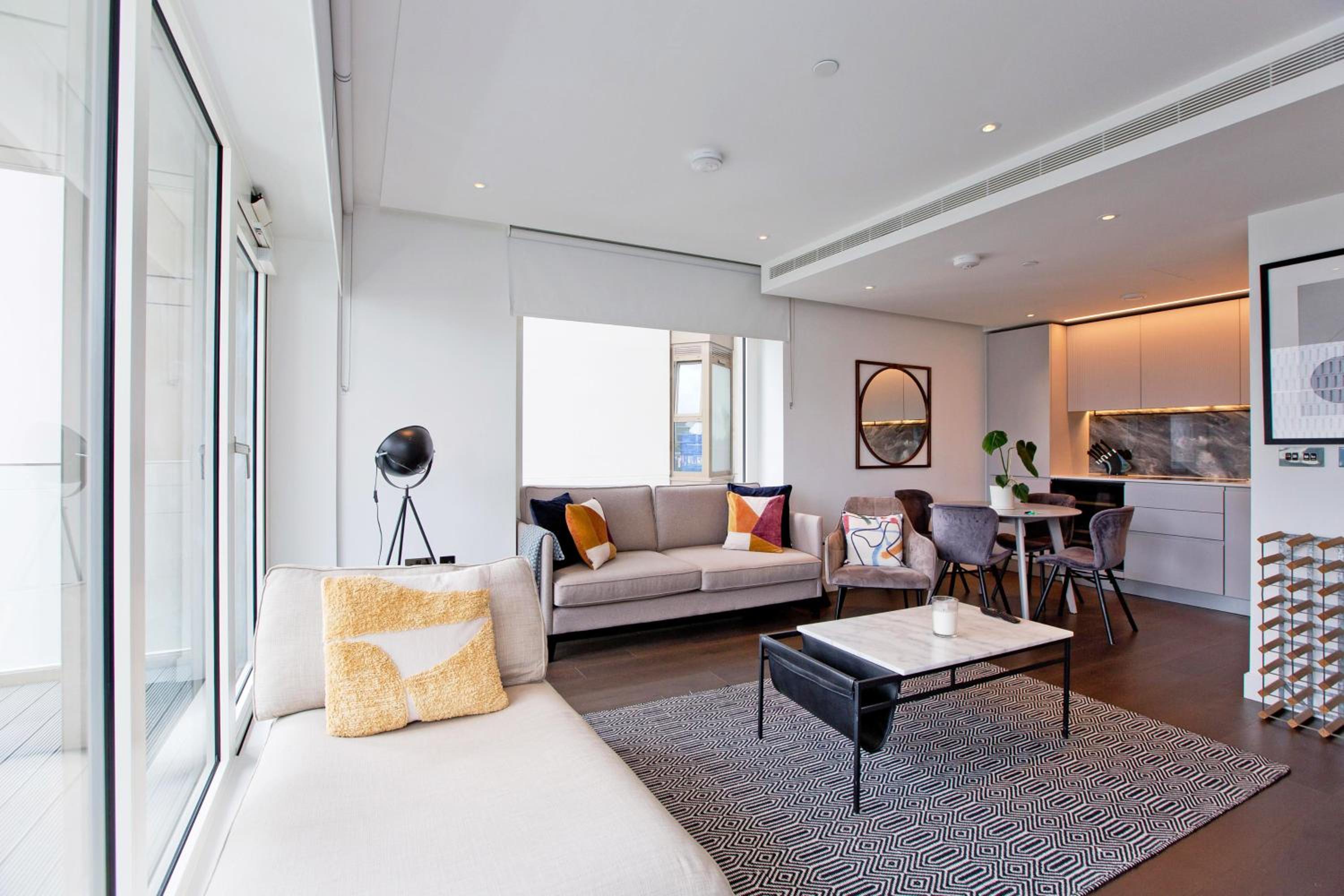 Fabulous Westfield 2 bed