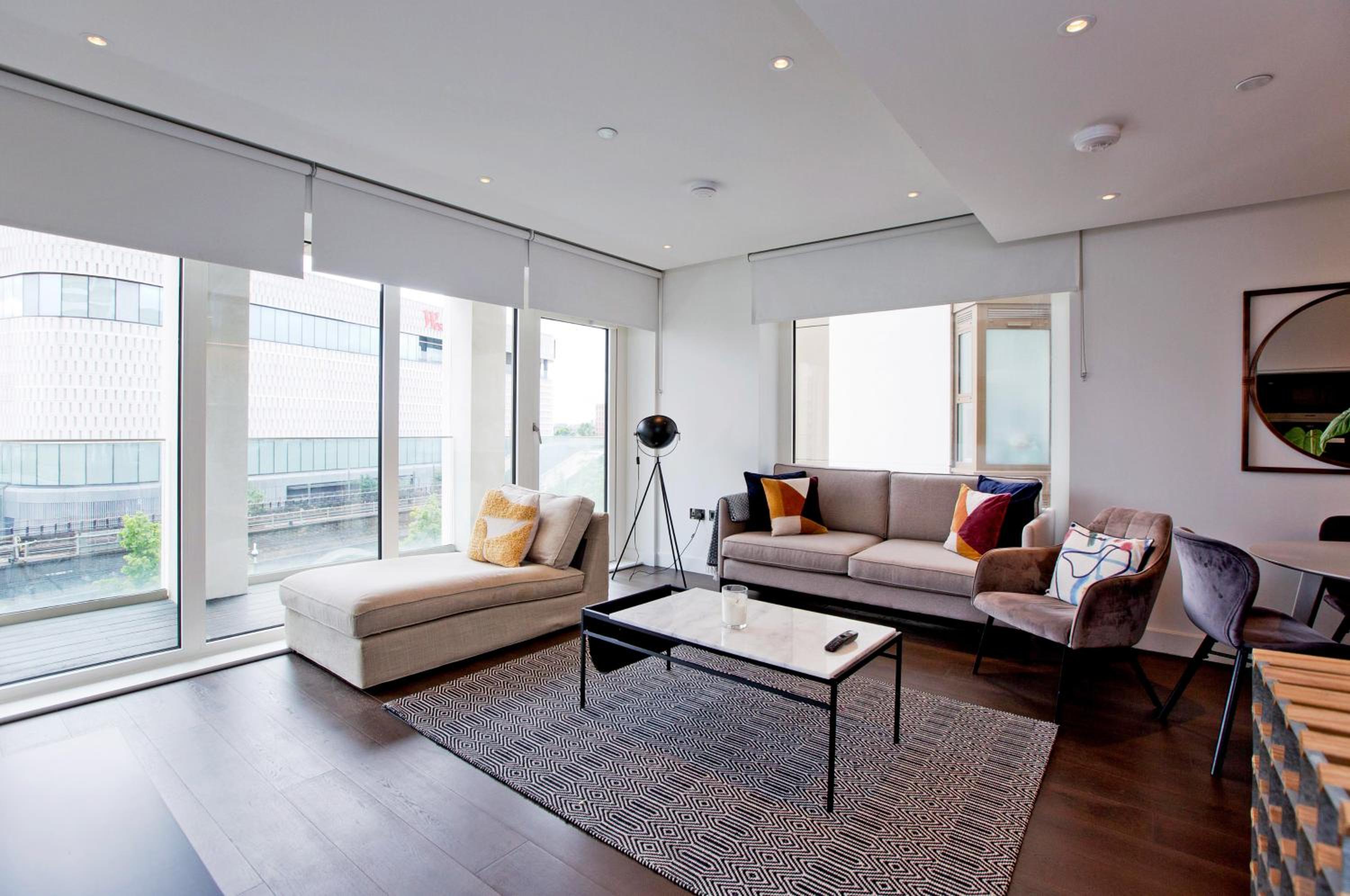Fabulous Westfield 2 bed