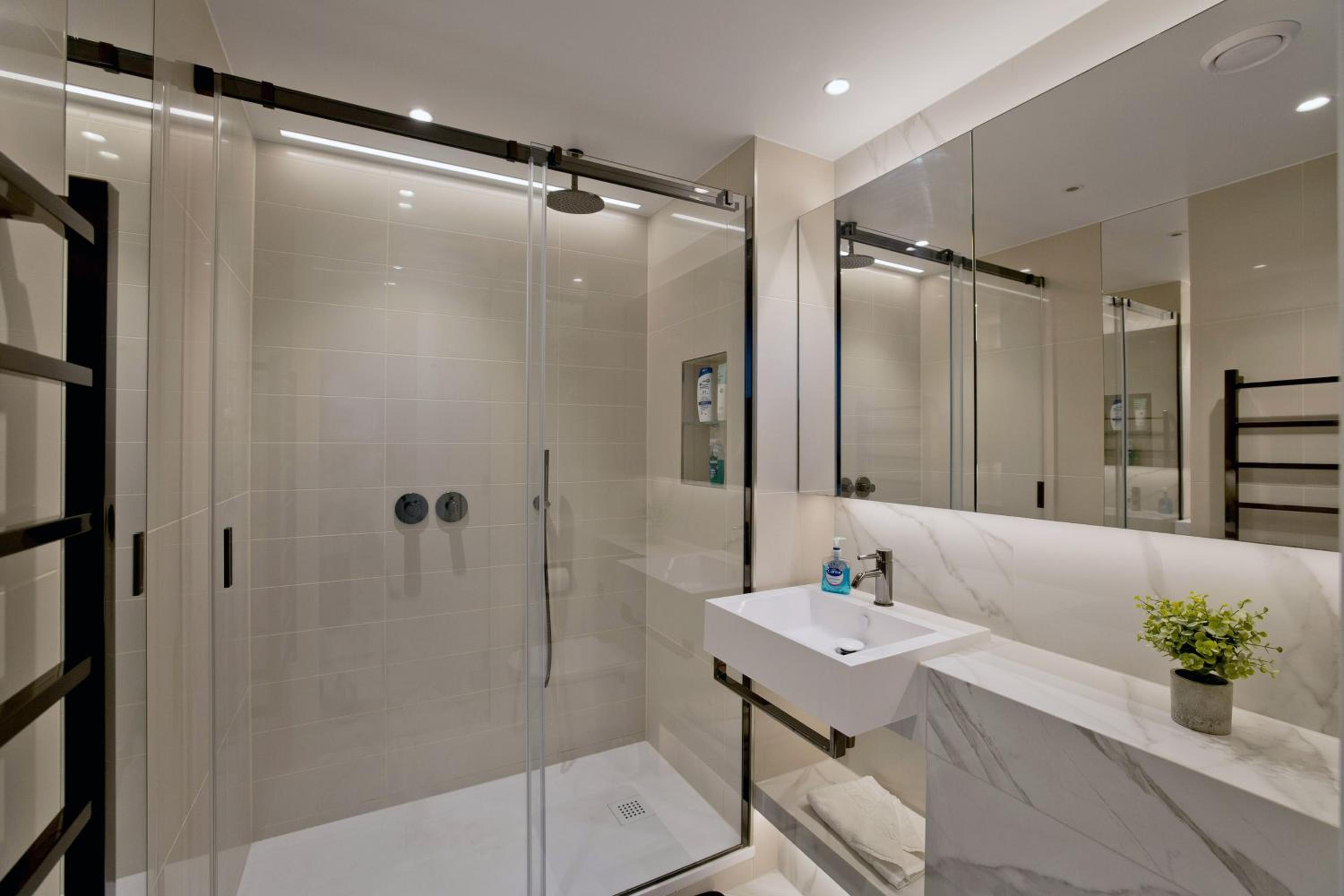 Fabulous Westfield 2 bed
