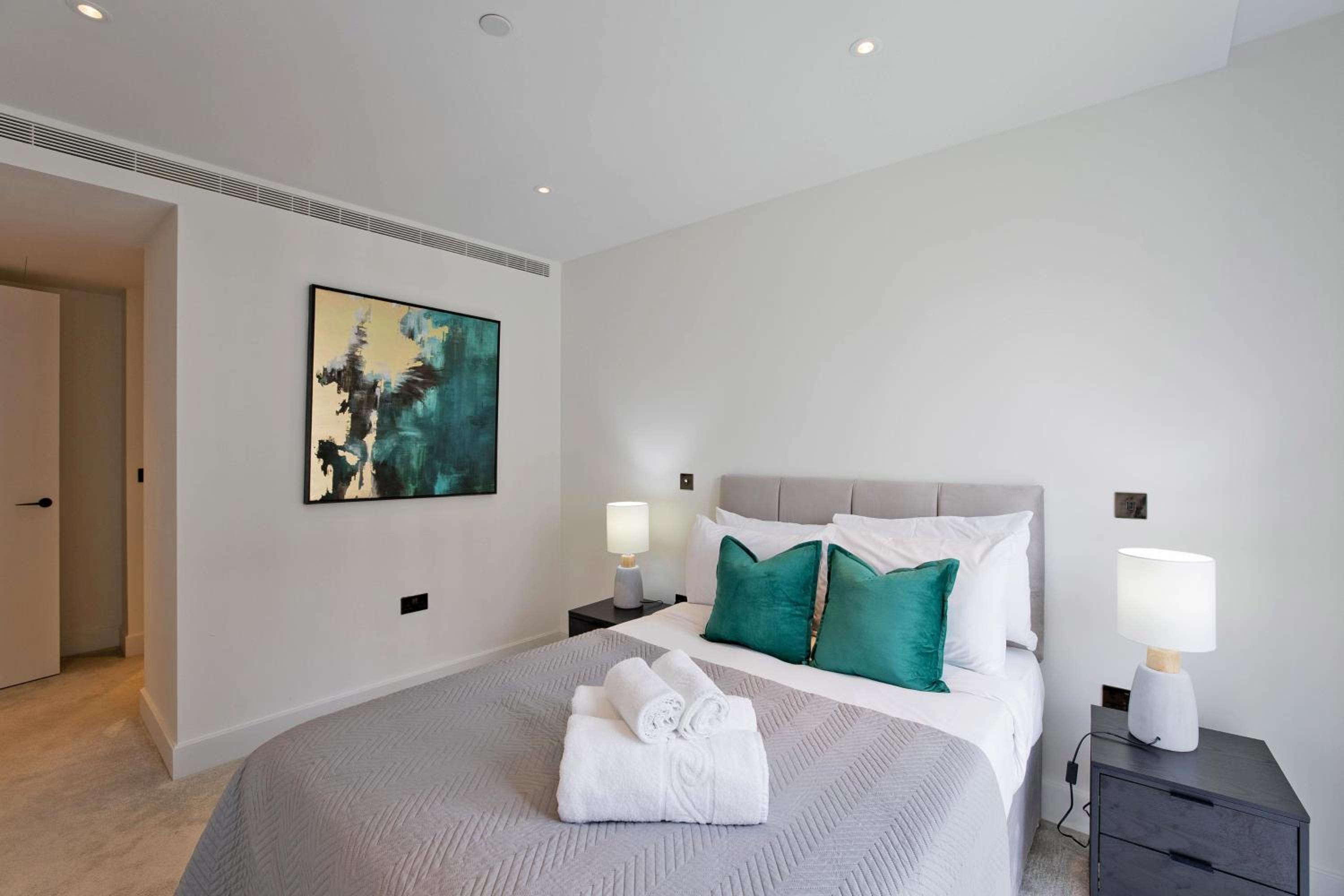 Fabulous Westfield 2 bed