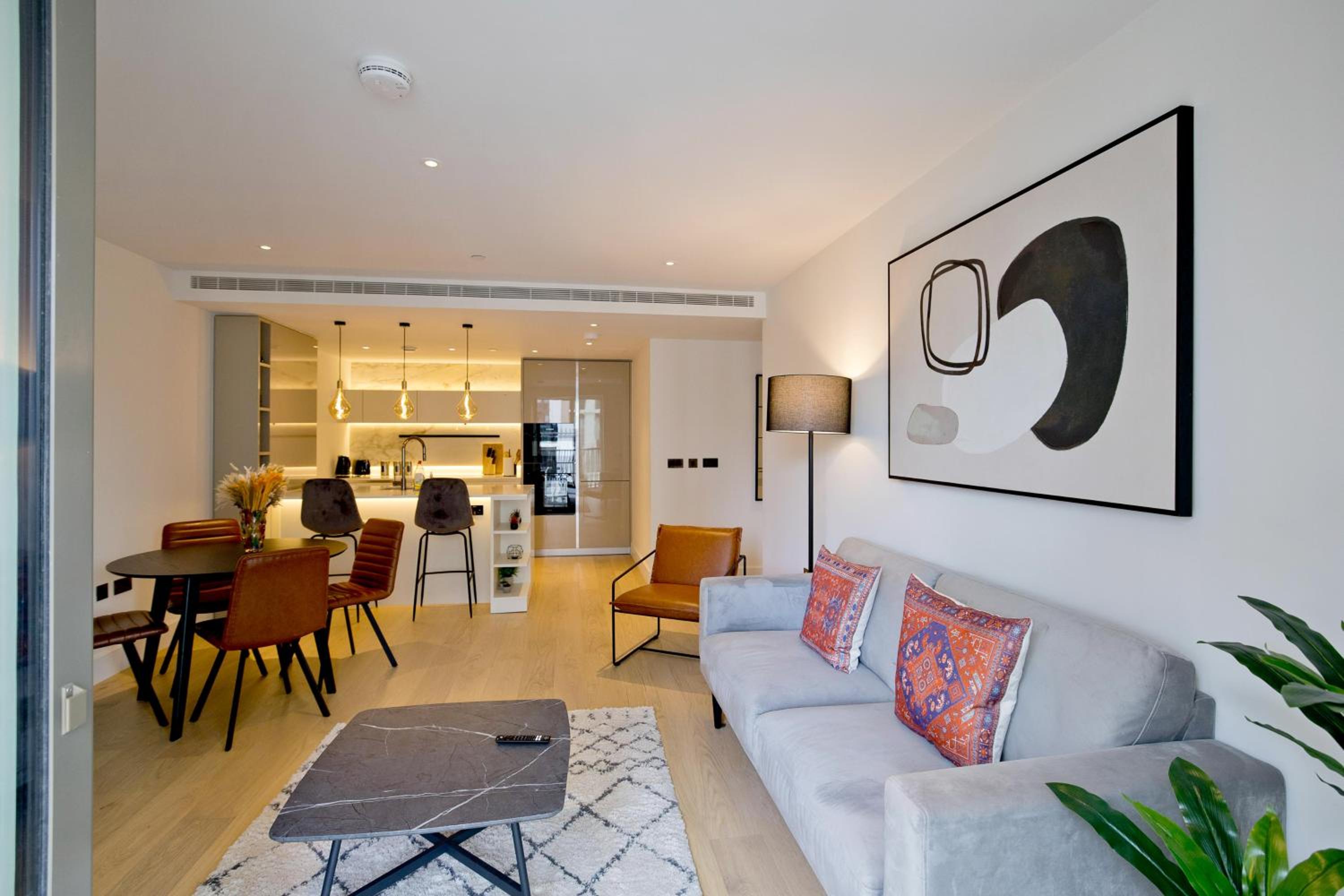 Fabulous Westfield 2 bed