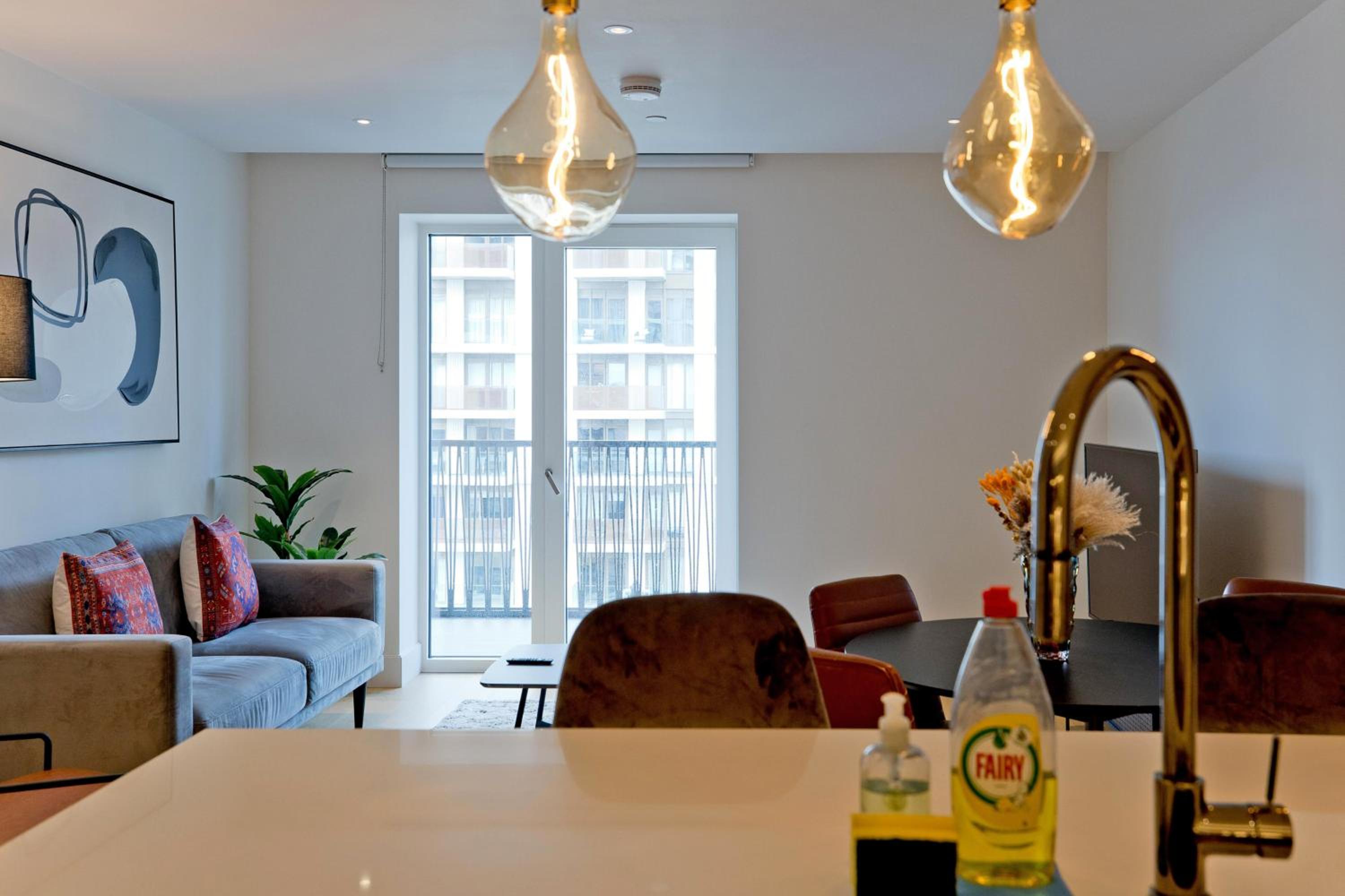 Fabulous Westfield 2 bed