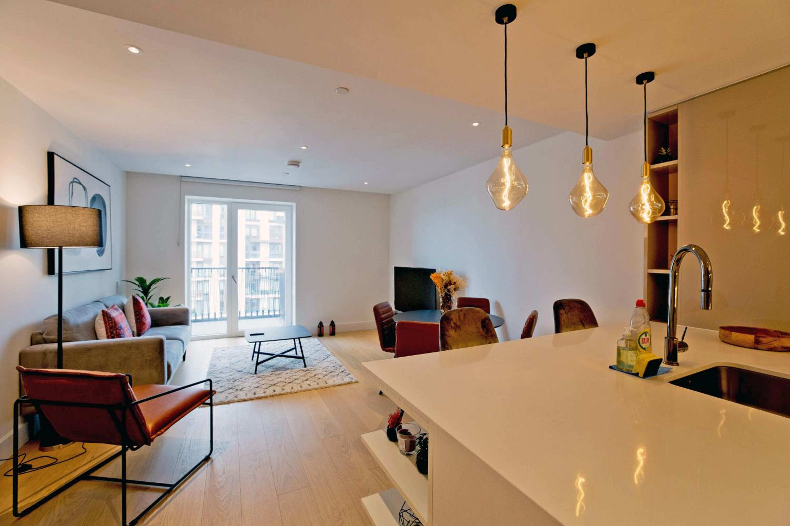 Fabulous Westfield 2 bed