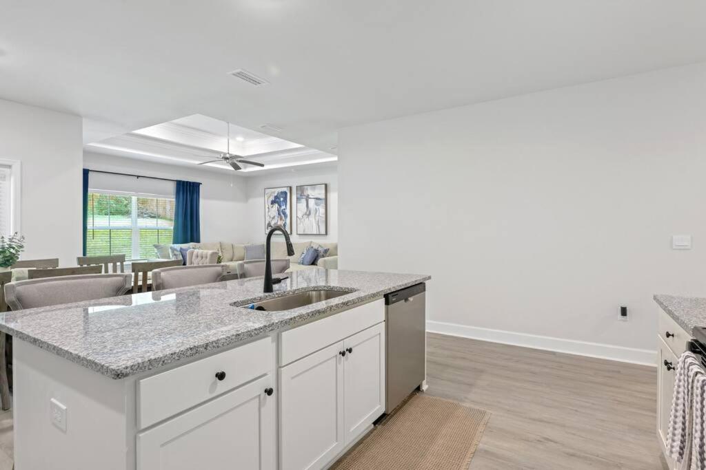 Fully-Fenced Backyard l Perfect for Families and Groups view 5