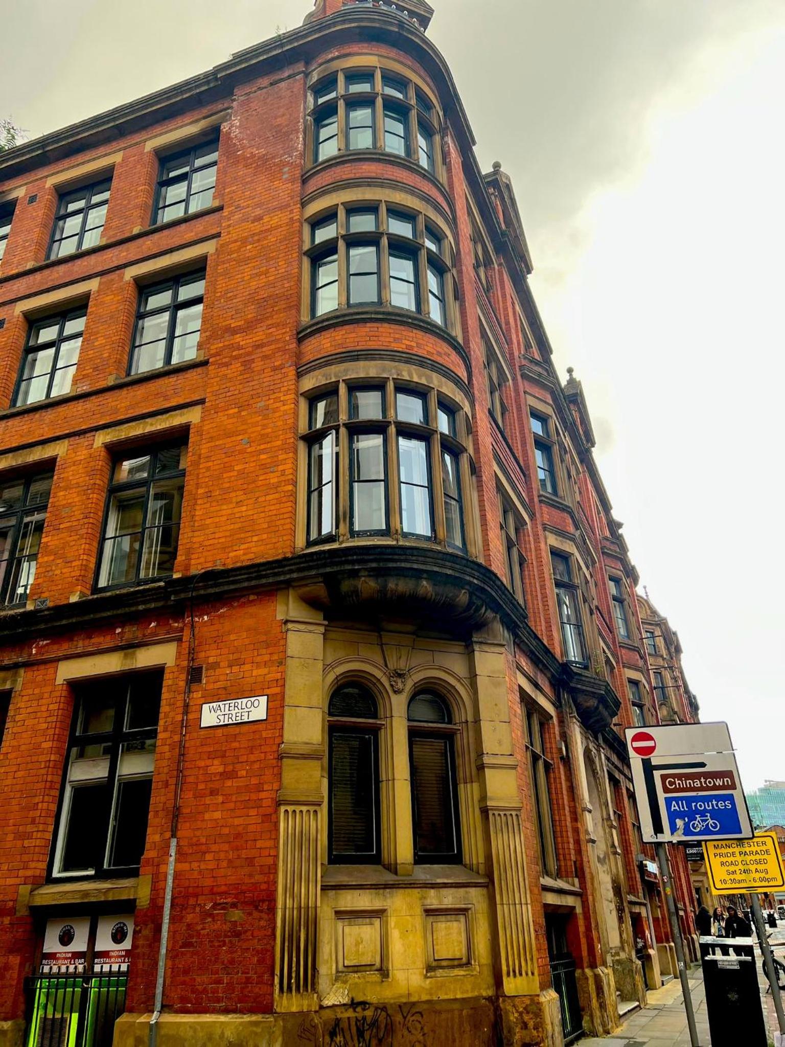 Chic Georgian flat in Central Manchester view 4