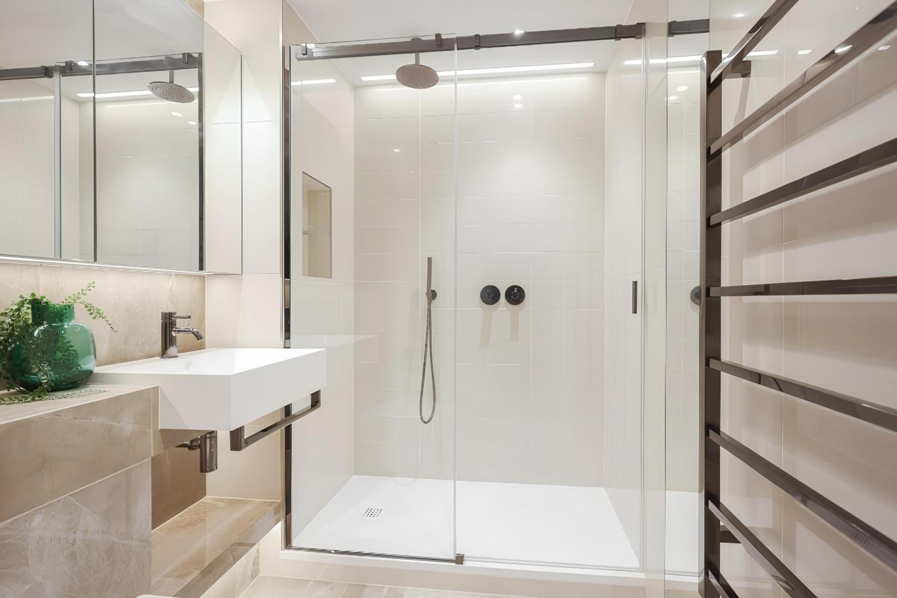 Fabulous Westfield 2 bed