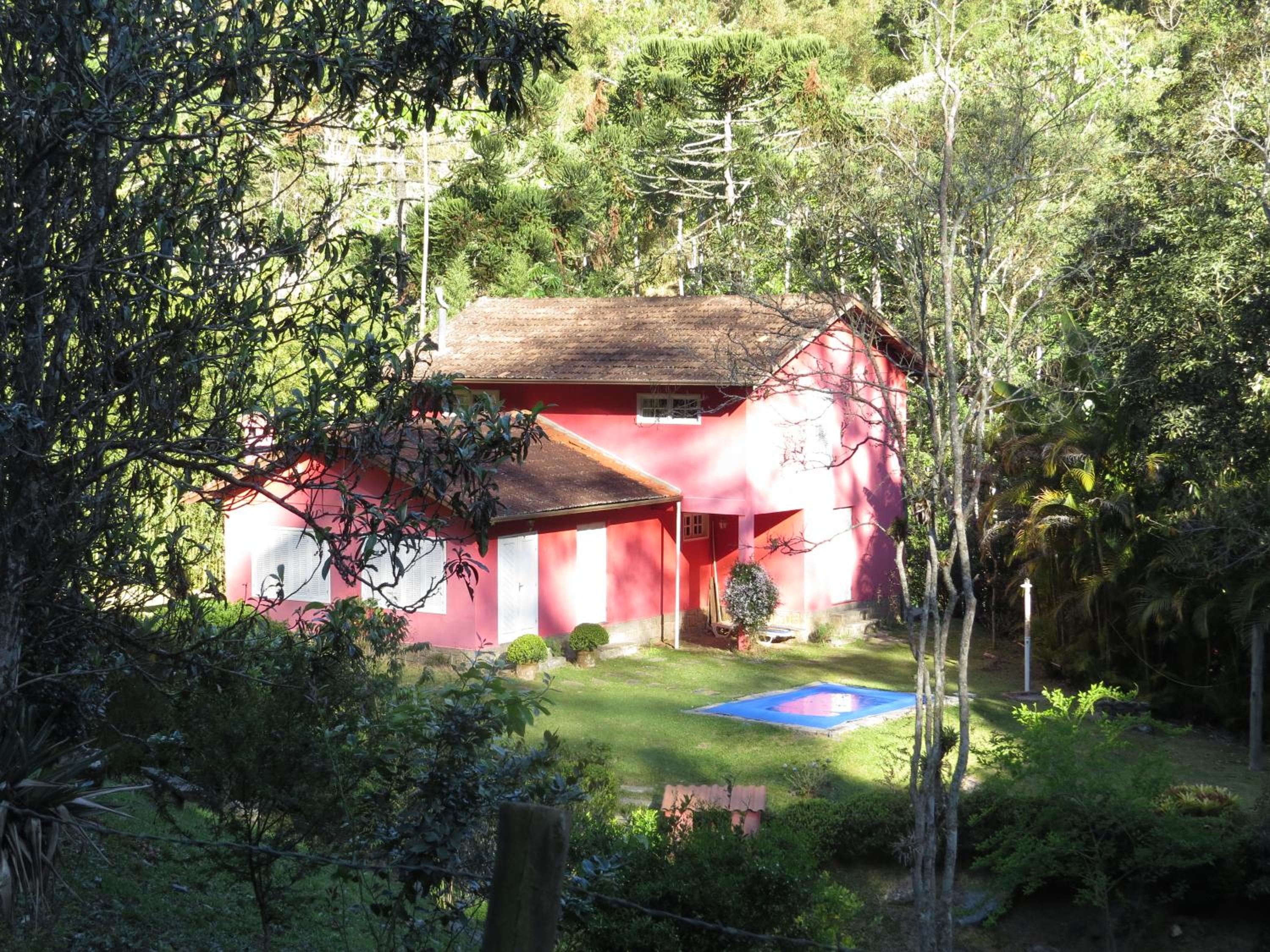 Linda casa em Mury,com riacho e lareira