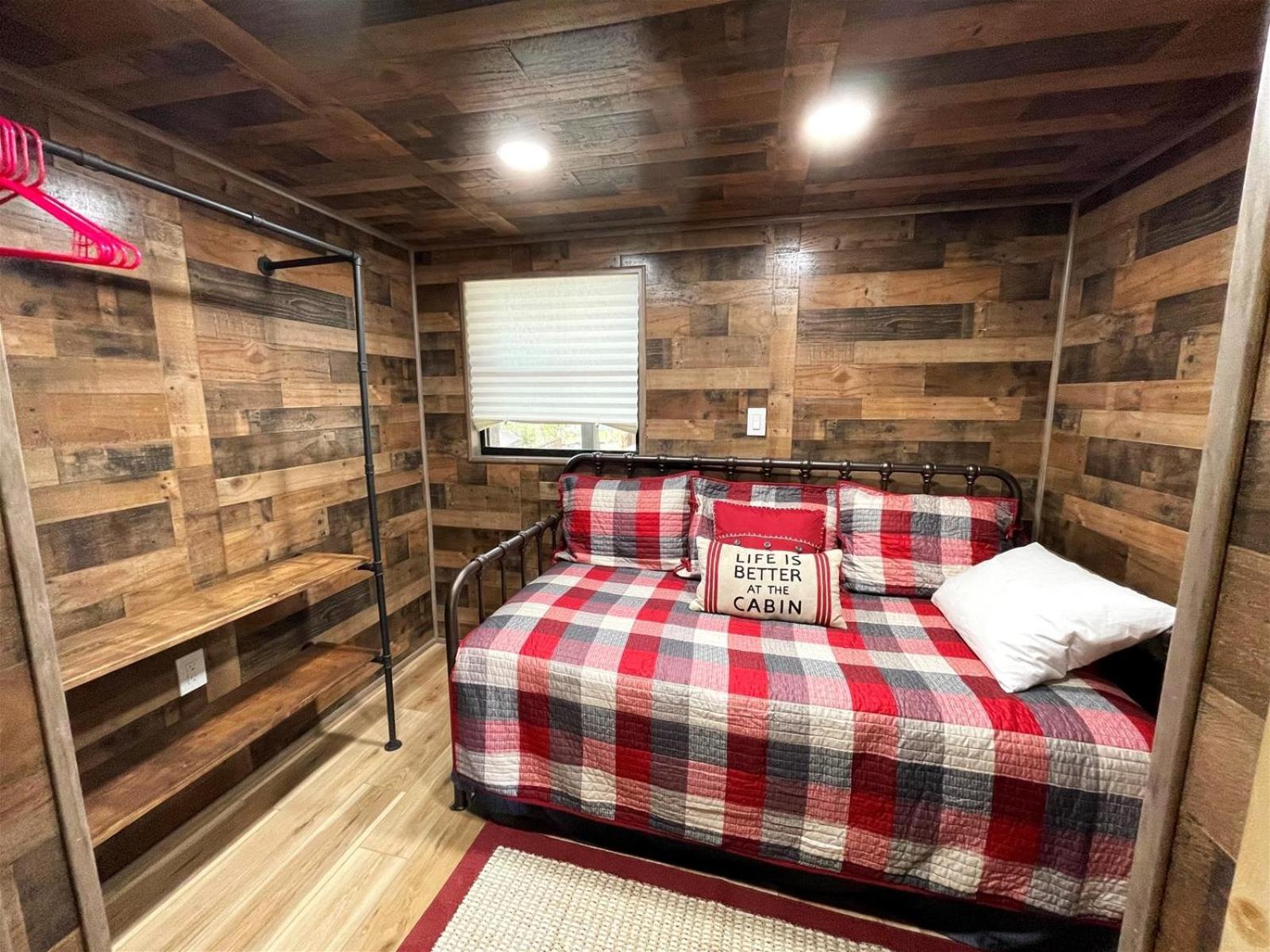 Great Little Cabin!