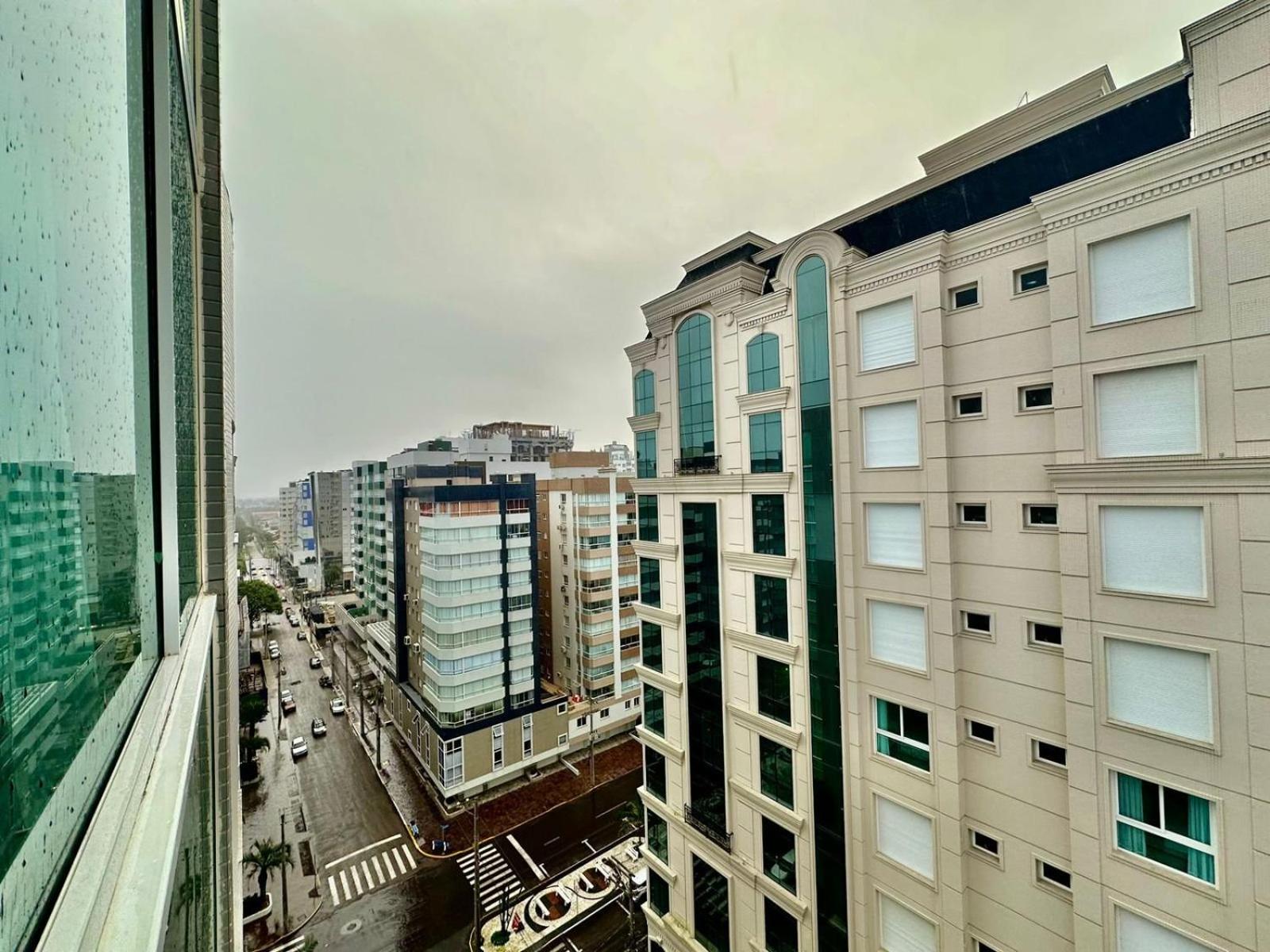 Apartamento Luxuoso de 2 Dormitórios