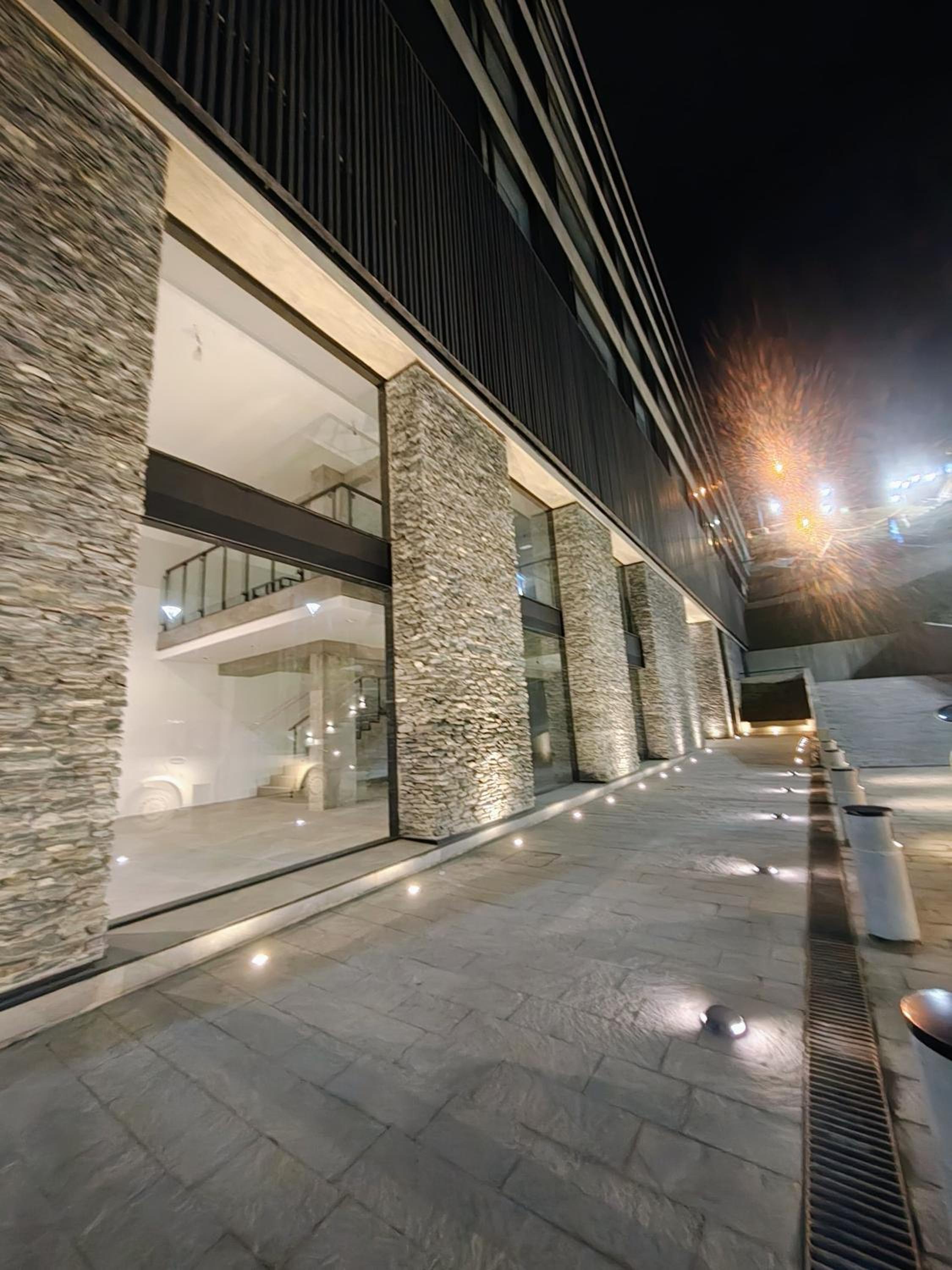Southern Suites SM515