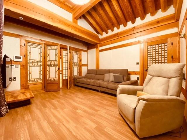 Hanok Moonstay