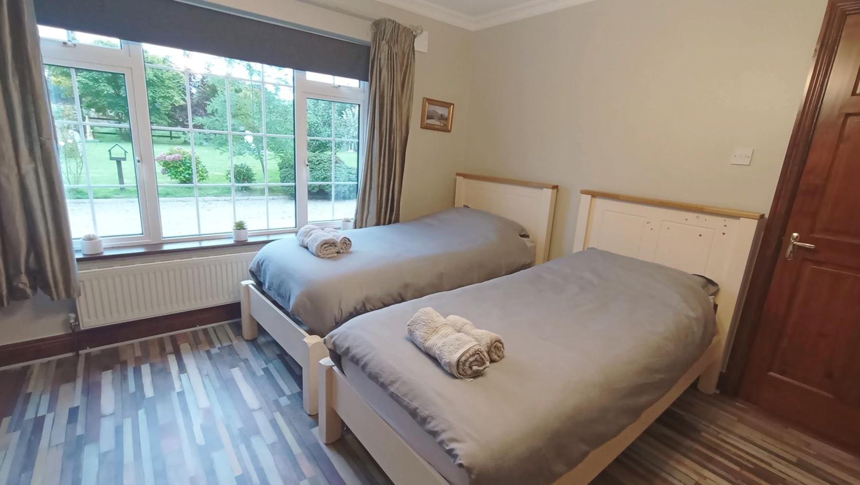 Bottega Guesthouse and Gallery