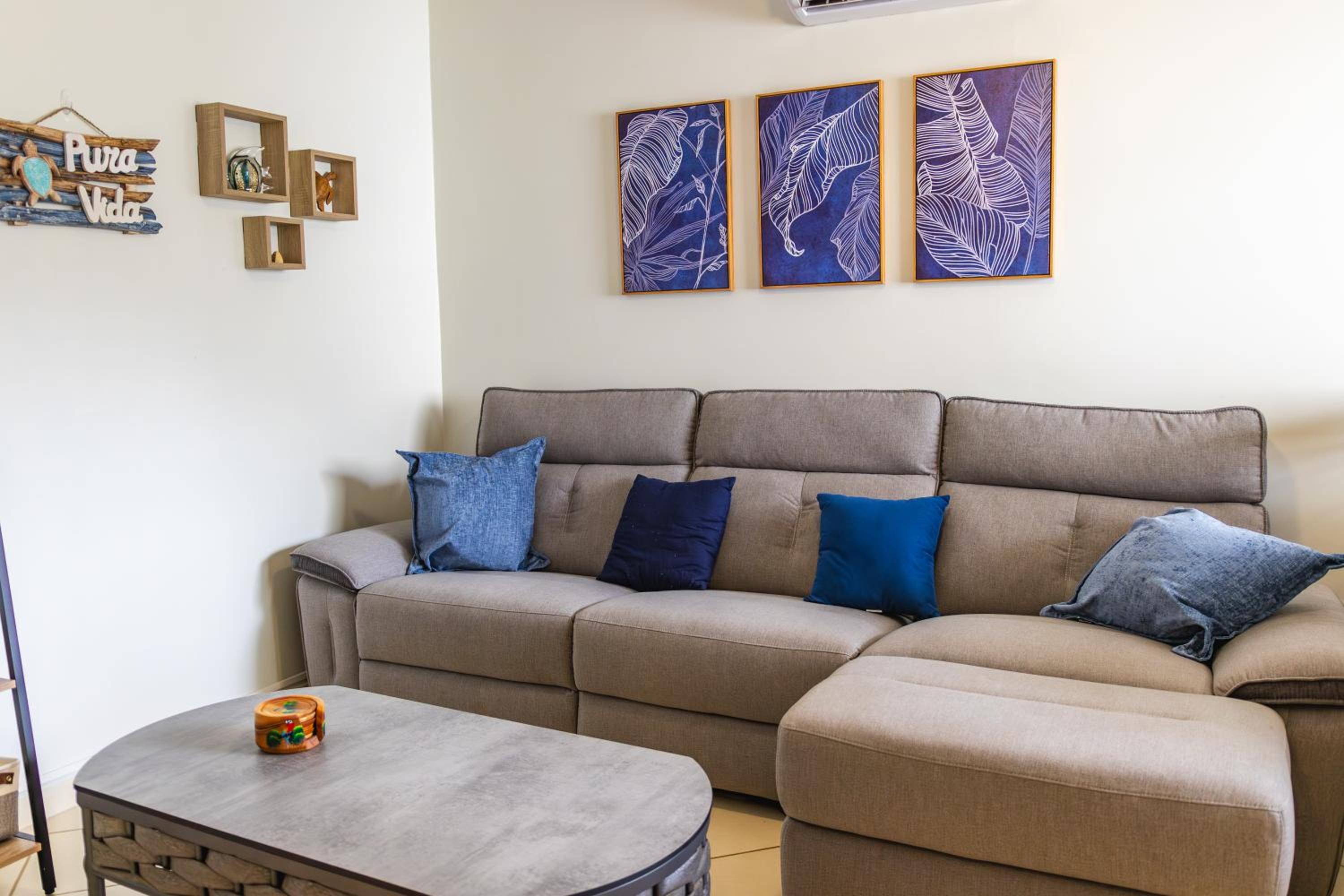 Beach Dreaming Second Floor Condo With Rooftop