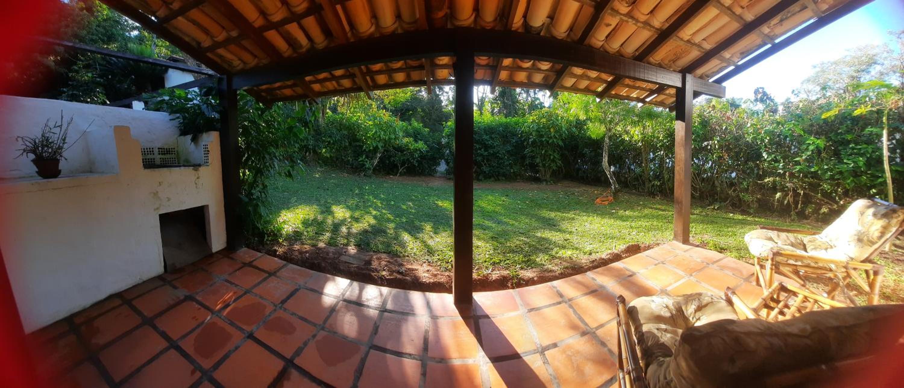 Tres duplex no meio do verde a 130 metros da praia da Lagoinha